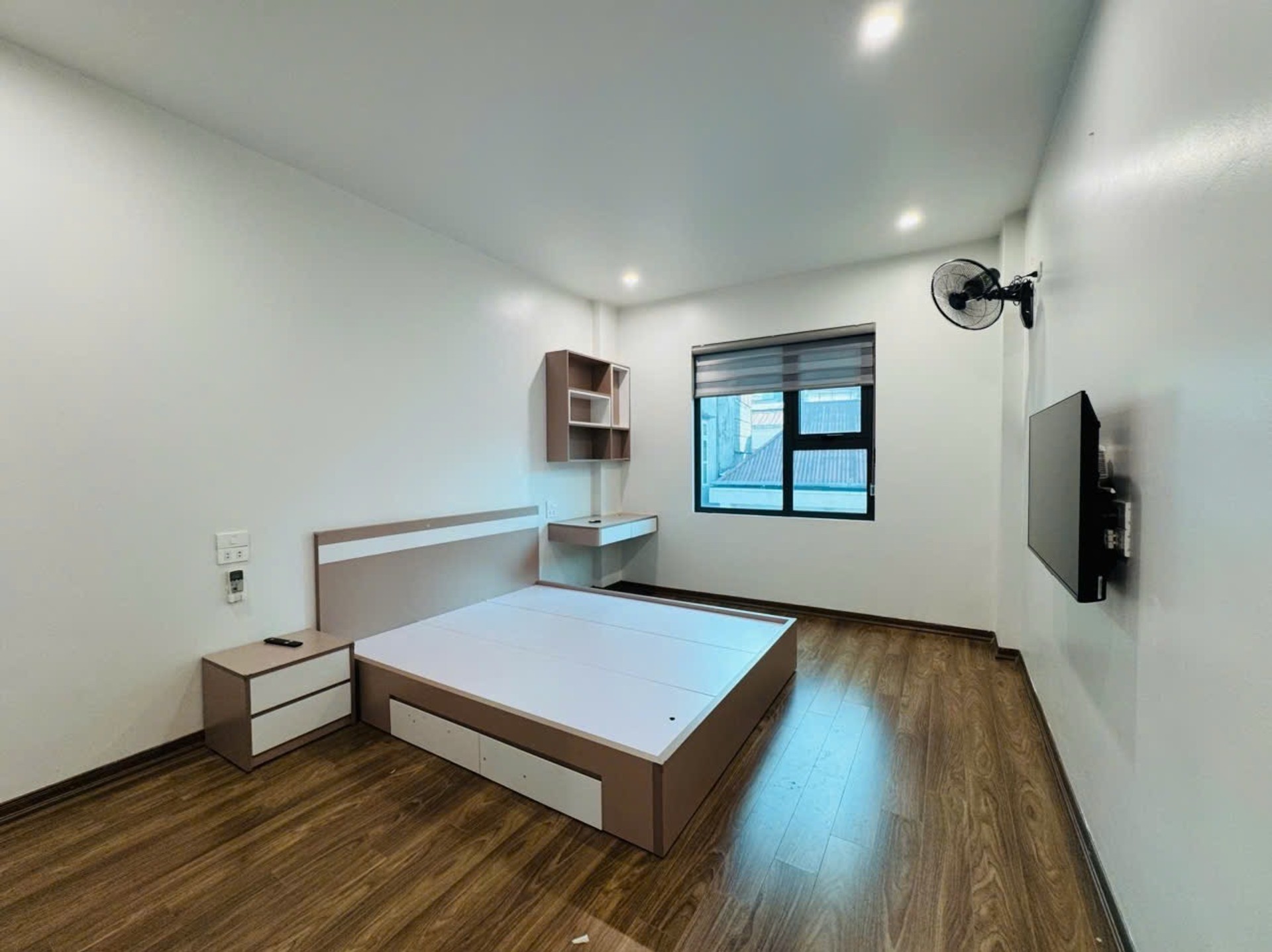Nhà 5 tầng trung tâm Cầu Giấy, diện tích 32m2