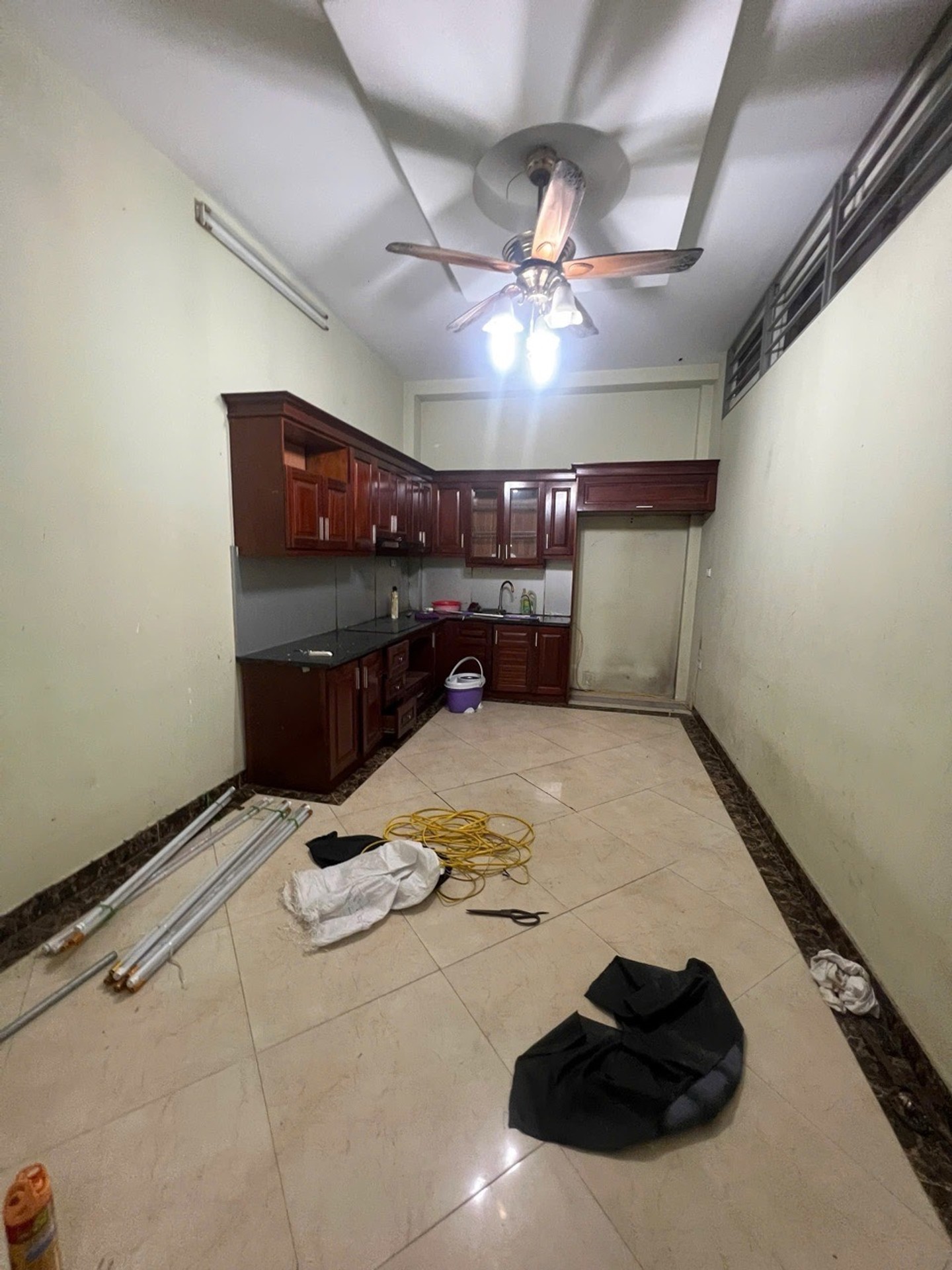Nhà mặt phố lô góc trung tâm Hoàng Mai – Giáp Bát, ô tô tránh, giá hấp dẫn