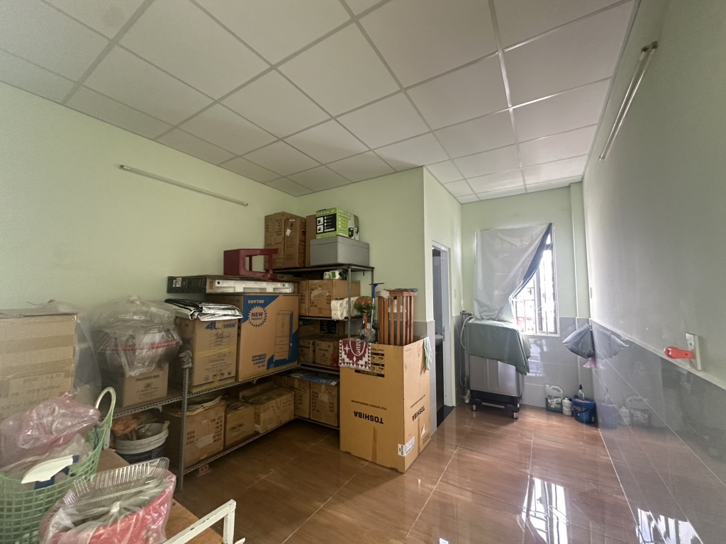 Nhà mặt tiền kinh doanh 4 tầng diện tích 73m2 tại Tân Phú