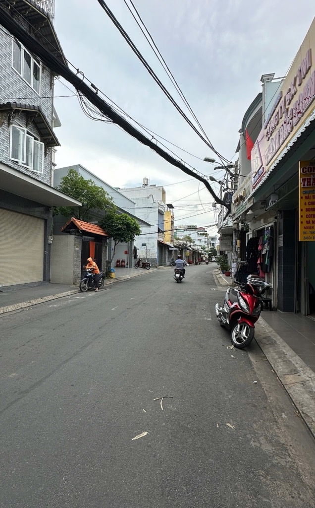 Bán nhà mặt phố 3 tầng 3 phòng ngủ tại Phú Thọ Hòa, Tân Phú