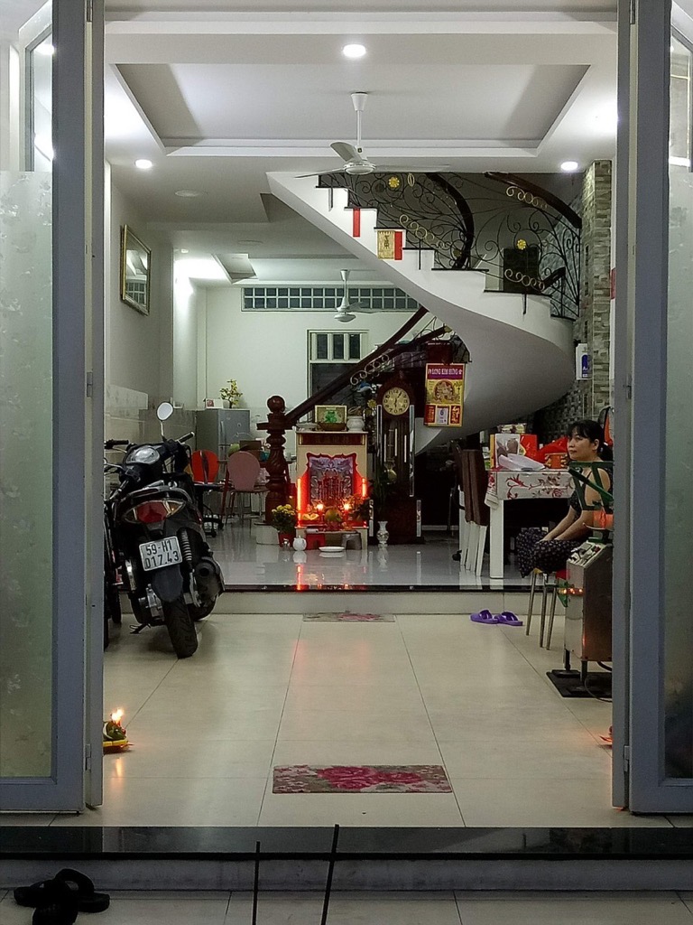 Cơ hội có 1 không 2: Nhà mặt phố 4 tầng khu phân lô An Lạc giá tốt.KDC Nam Hùng Vương