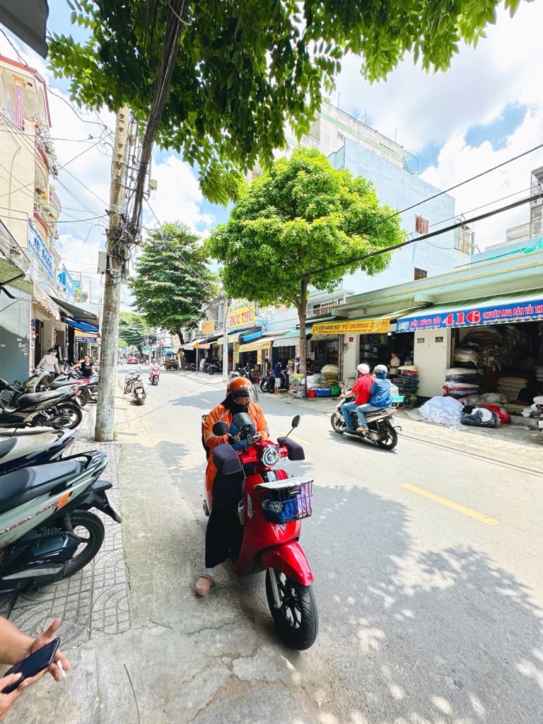 Nhà mặt phố kinh doanh gần chợ vải Phú Thọ Hòa, Tân Phú, 4 tầng