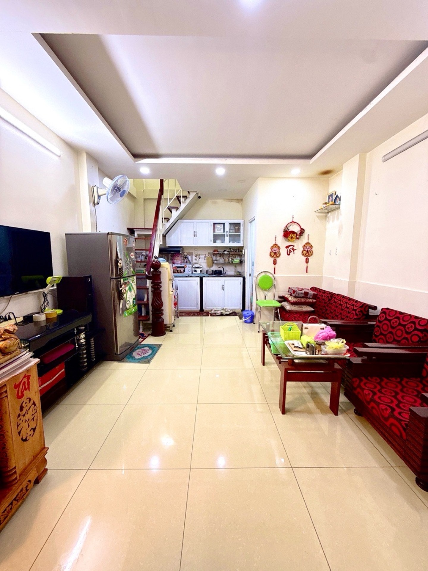 Nhà 3 tầng 20m2 tại quận trung tâm, 4.3 tỷ, hẻm xe hơi