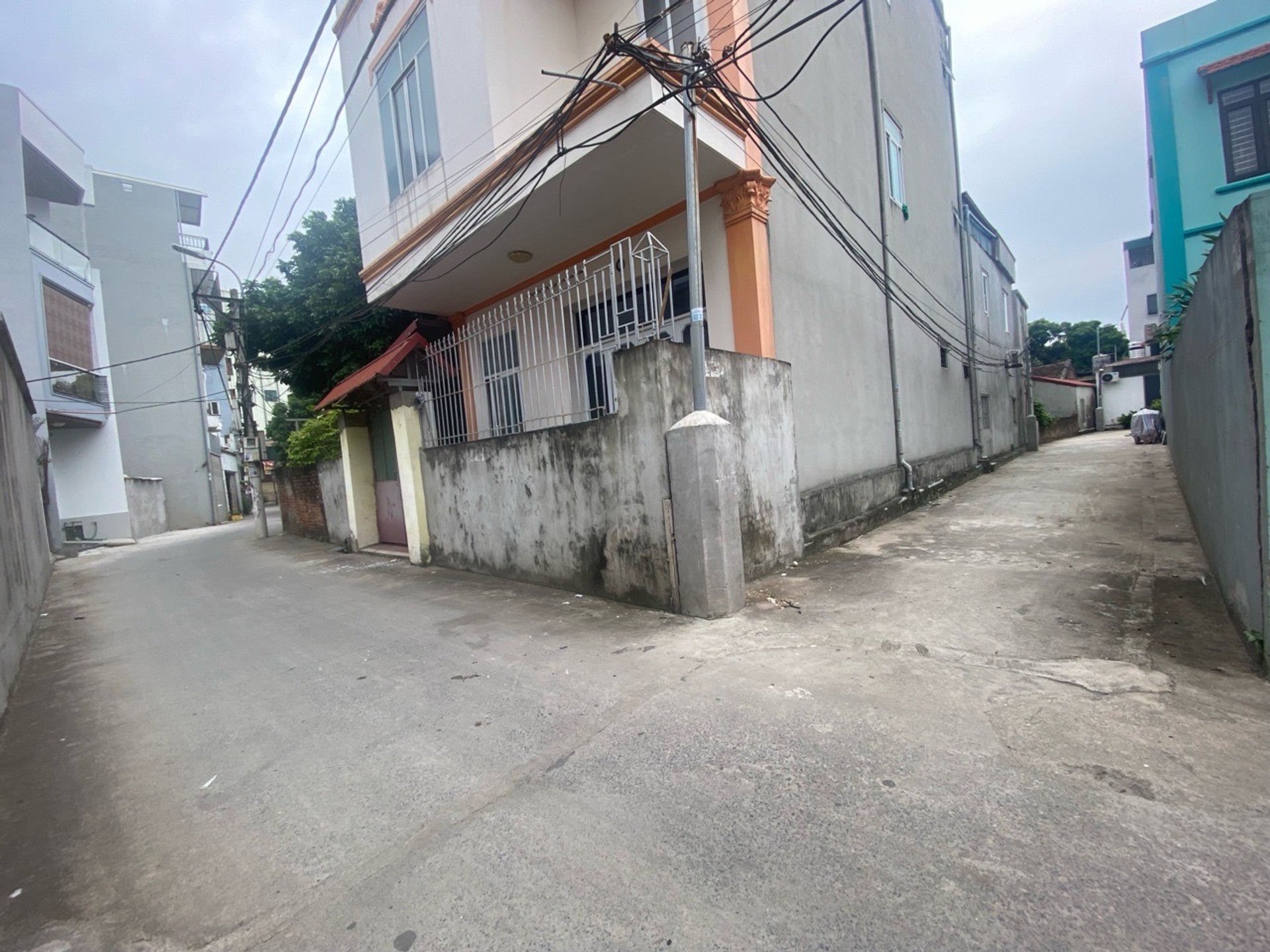 Bán nhà 4 tầng hiện đại tại Quang Minh