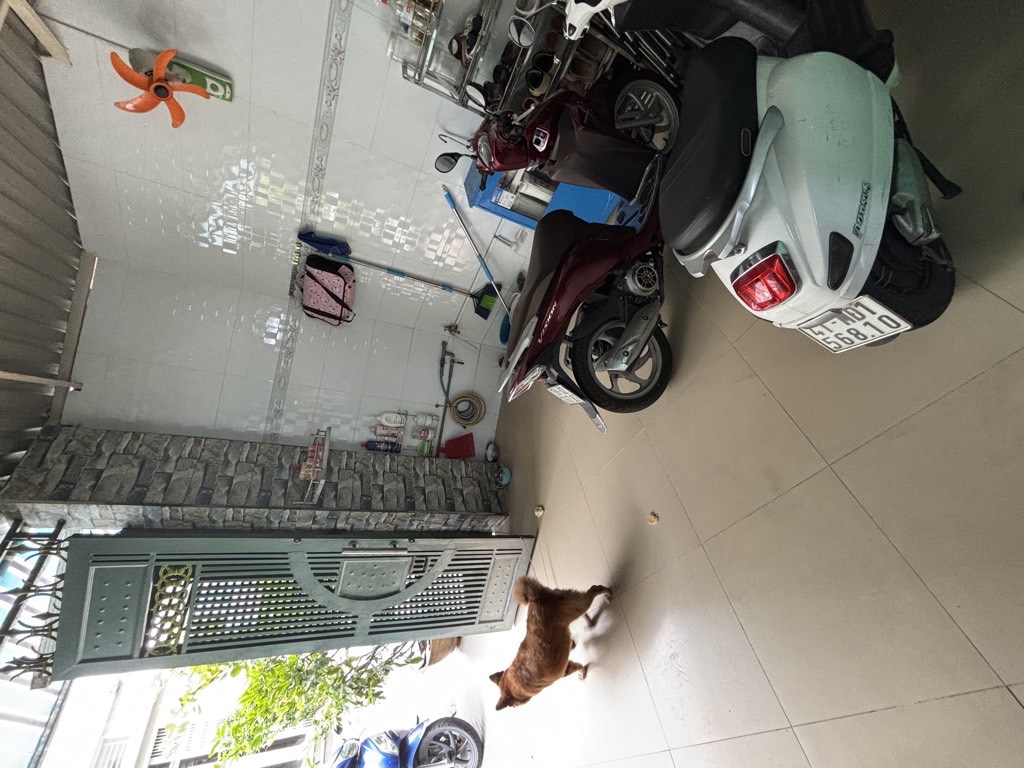 Bán nhà 4 tầng mặt phố Nguyễn Thái Học, diện tích 83.7m2, giá 13.5 tỷ