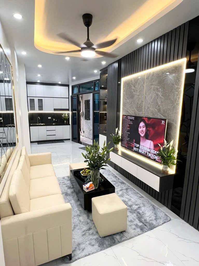 Bán nhà riêng 4 tầng, diện tích 27m², vị trí trung tâm Hoàng Mai, giá hấp dẫn