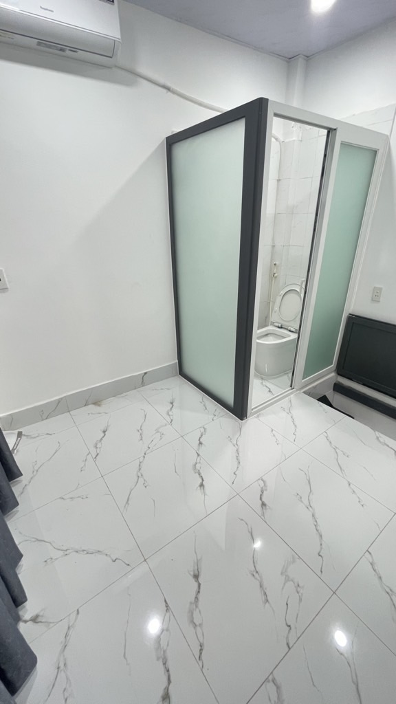 Bán nhà mặt phố, hai tầng, diện tích nhỏ tại xã Tân Phú