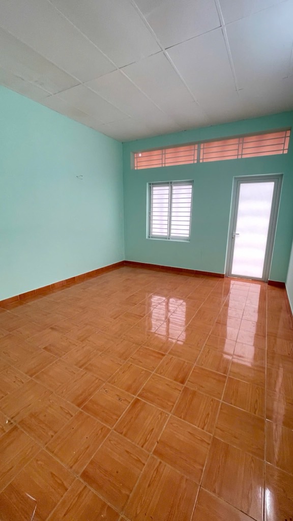 Bán nhà riêng 2 tầng, hẻm xe tải, 42m², giá tốt tại Tân Phú