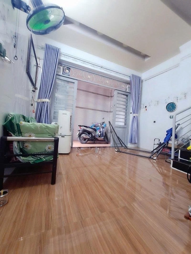 Nhà 2 tầng 2 PN 2 WC Phú Thọ Hòa, Tân Phú, 43m2 giá 5,2 tỷ