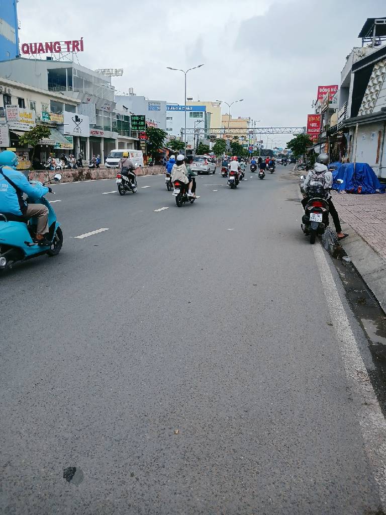 Nhà mặt phố Lê Trọng Tấn, Bình Tân, mặt tiền 6m, 3 tầng kiên cố, giá 11 tỷ