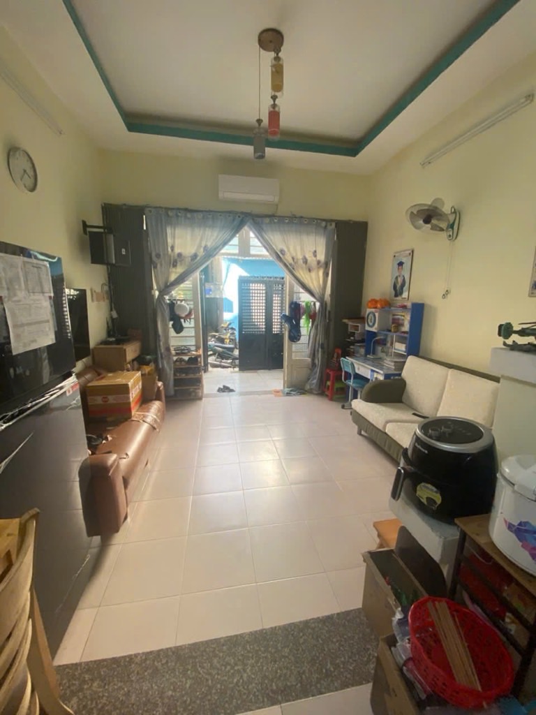 Bán nhà 2 tầng 32.5m² gần Chợ Tân Hương, Quận Tân Phú, giá 5.6 tỷ