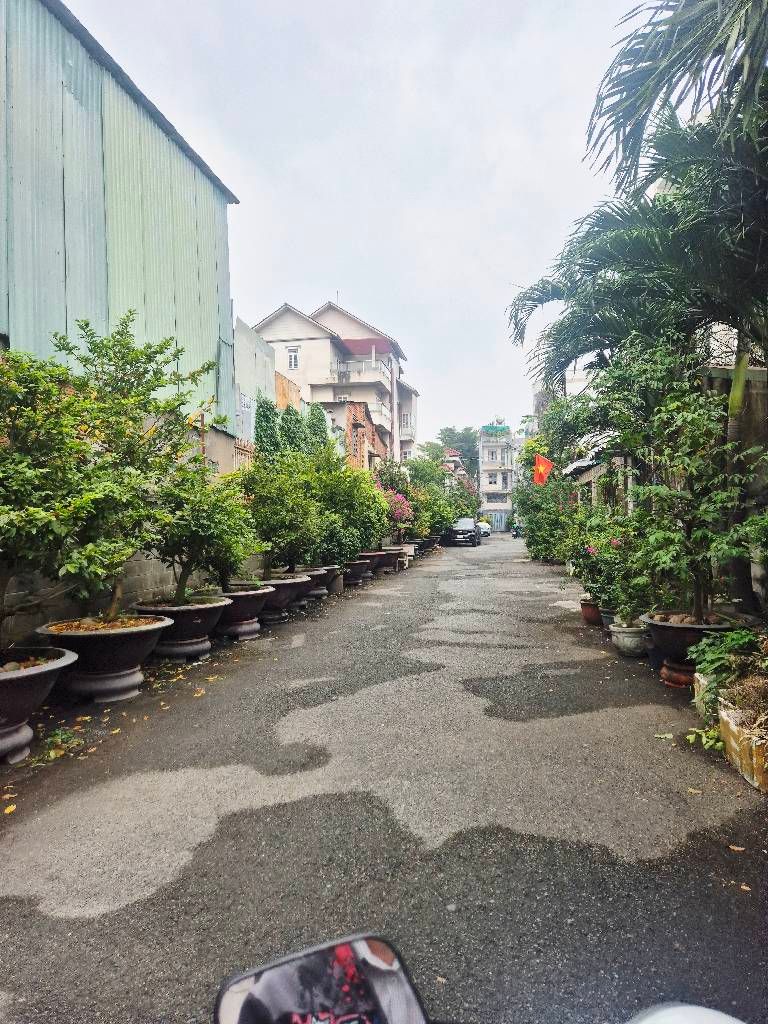 Căn nhà siêu to 23 phòng ngay Thủ Đức, full nội thất, chờ thang máy