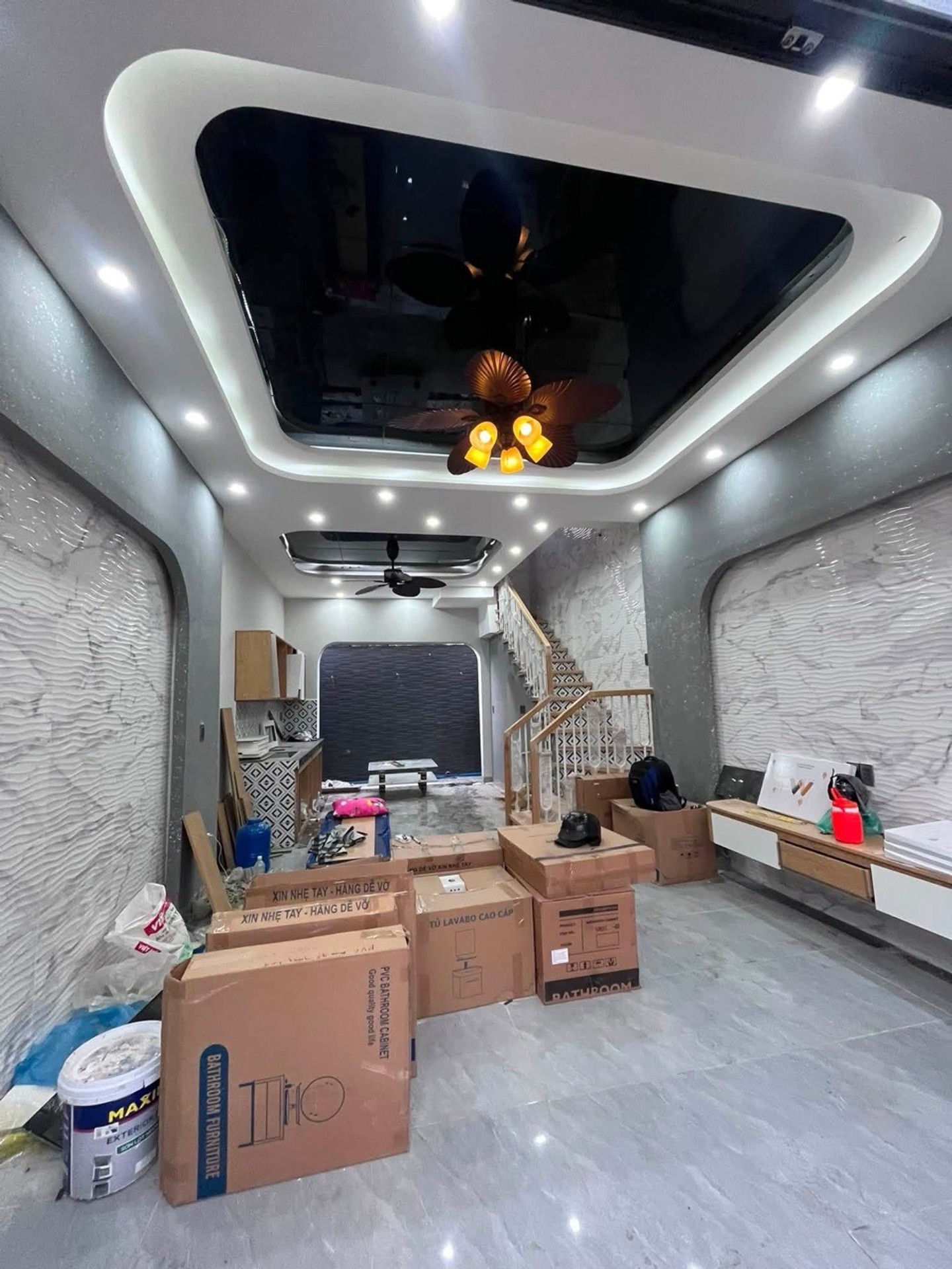 NHÀ MỚI 4 TẦNG CẠNH VINHOMES GRAND PARK – 4PN 5WC – PHÒNG THỜ – SÂN THƯỢNG – ĐƯỜNG NHỰA Ô TÔ