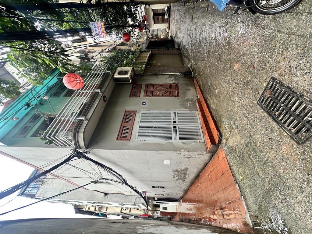 ĐẤT ĐẸP NGAY CHỢ NGỌC THUỴ- HỒNG TIẾN KÉO DÀI
