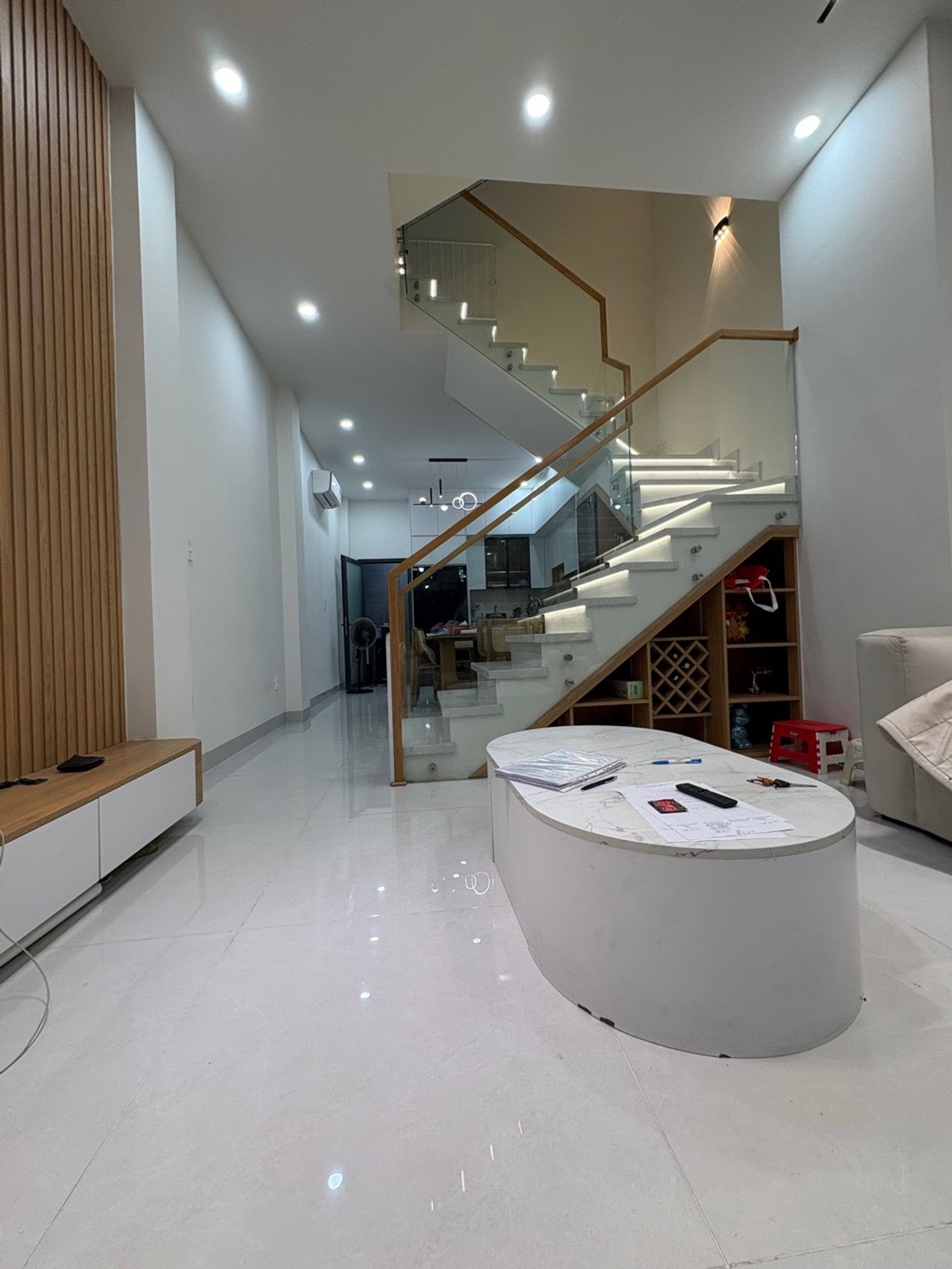 Nhà 3 tầng Bưng Ông Thoàn, ô tô đậu cửa, đầy đủ nội thất