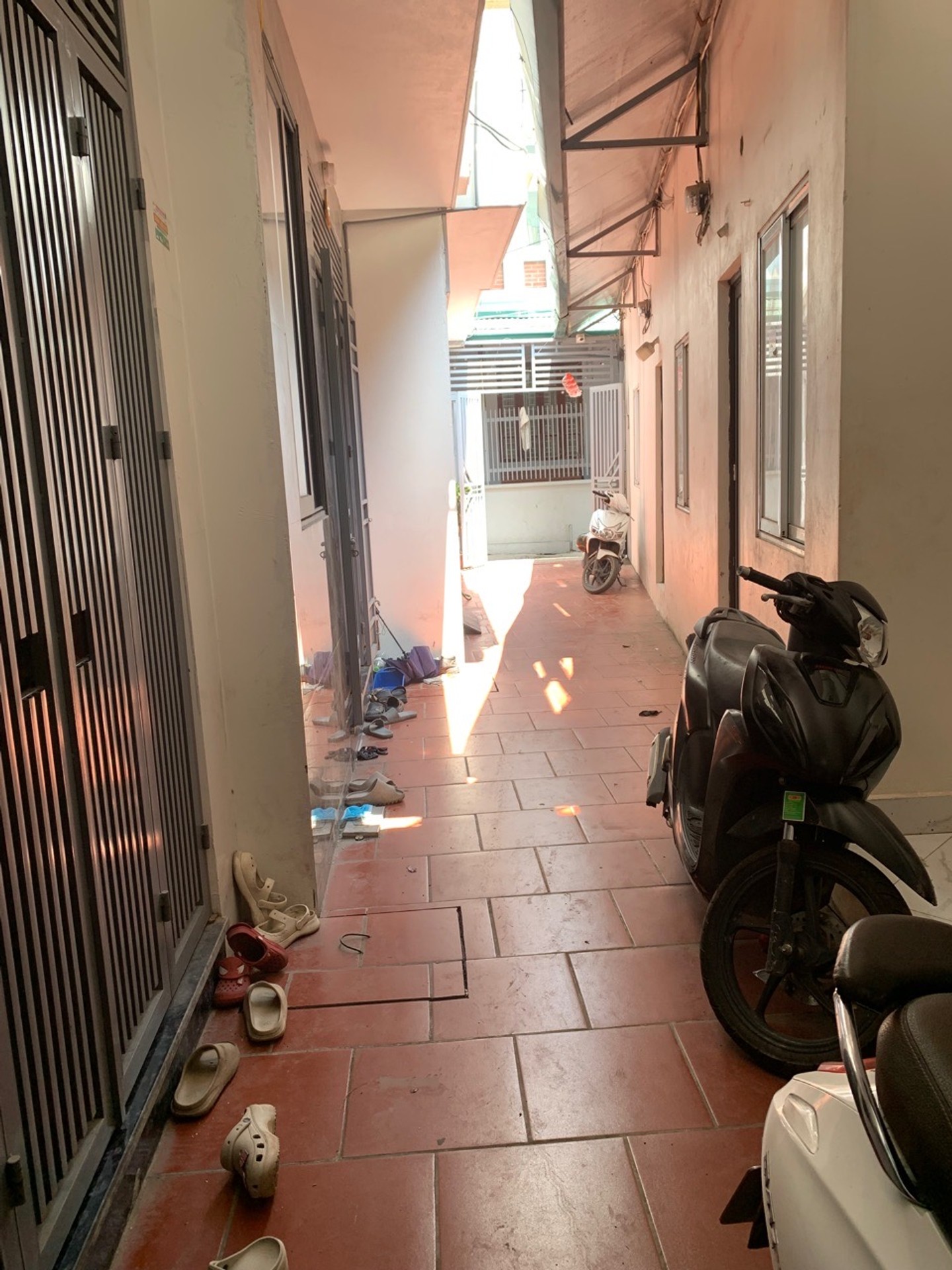 Bán nhà 4 tầng tại khu vực phát triển, ngõ rộng ô tô vào thoải mái
