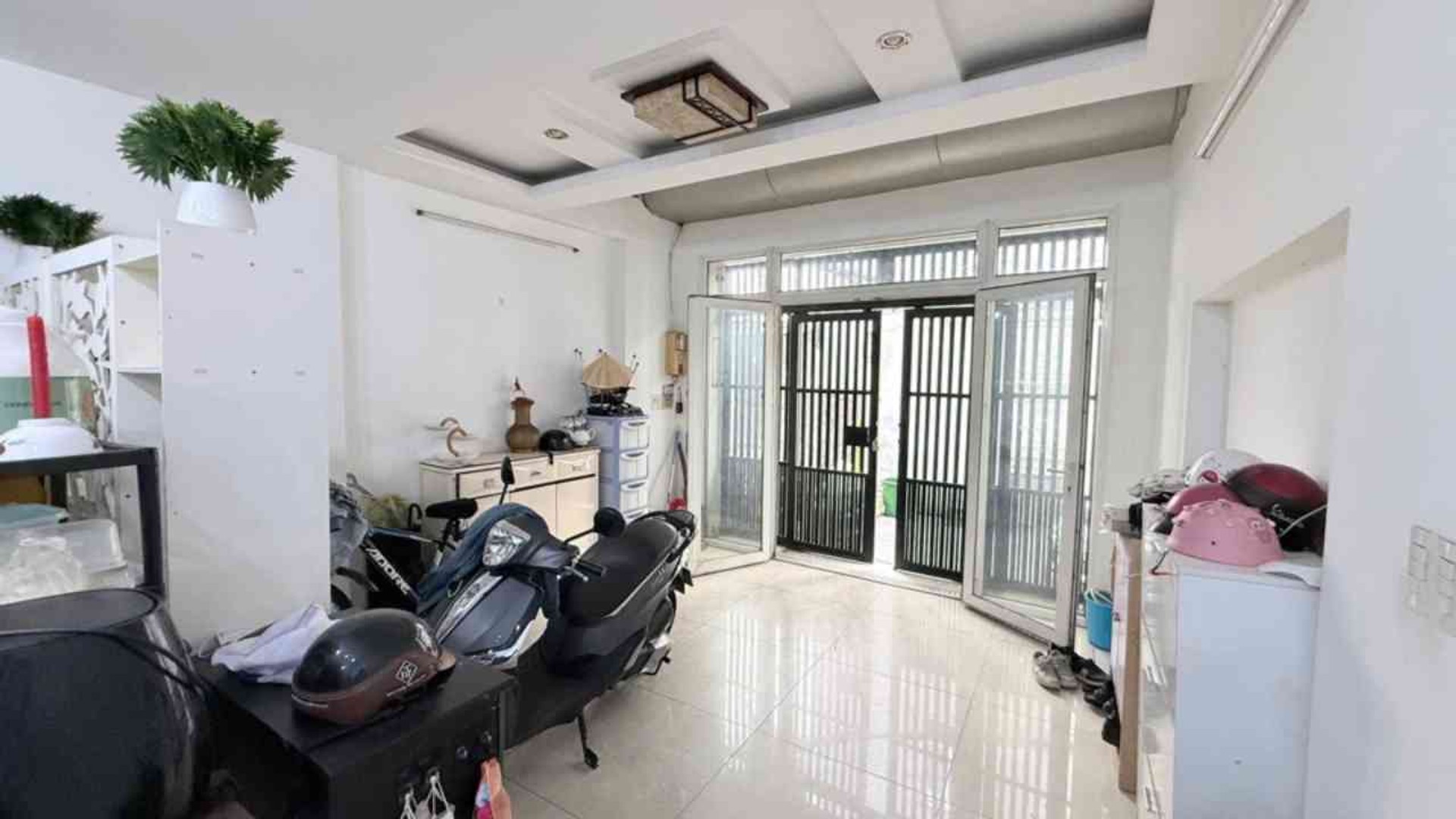 Nhà đẹp kiên cố ngay trung tâm Quận 3, sẵn sàng vào ở