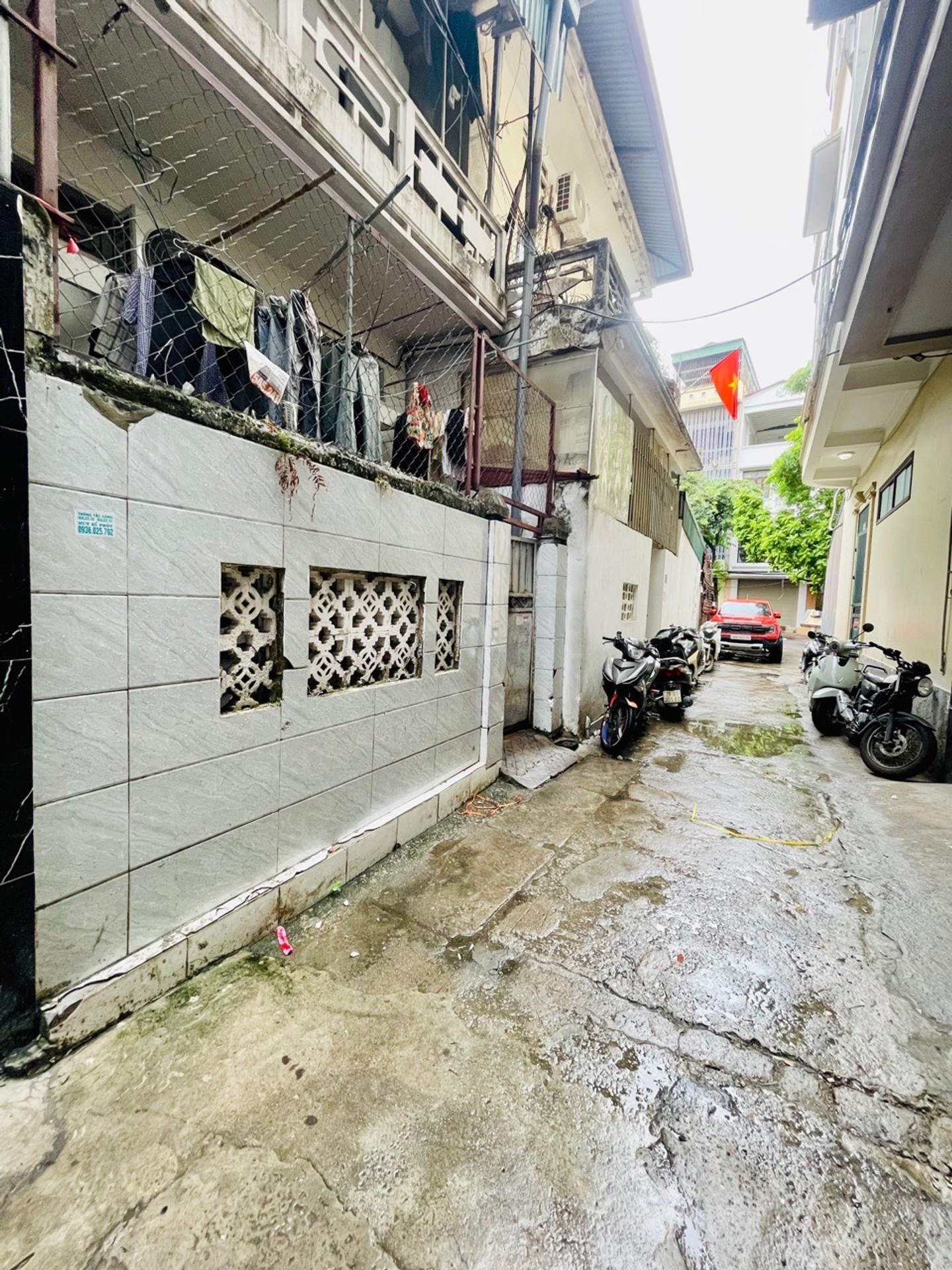 Bán nhà riêng 2 tầng gần phố Giáp Bát, ngõ ô tô đỗ cửa