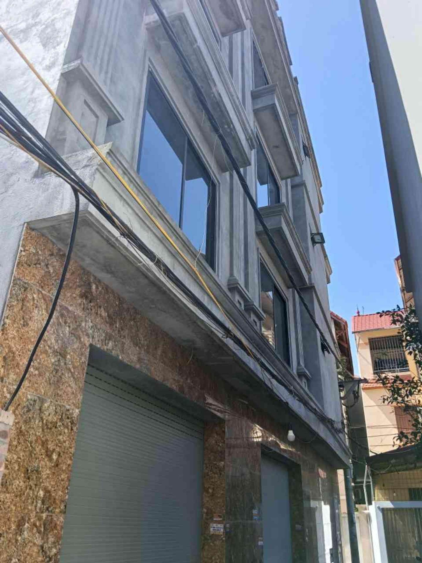 Nhà 5 tầng mặt ngách, hoàn thiện đẹp, giá hợp lý