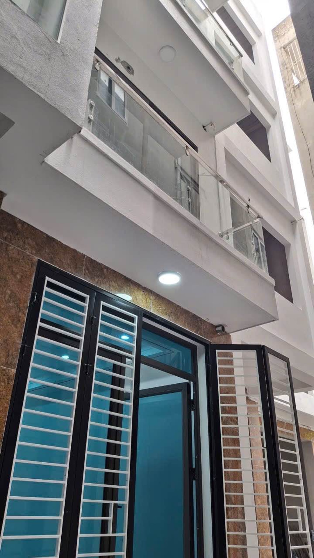 Nhà Rộng 5 Tầng, Ô Tô Đỗ Cổng, Giá Ưu Đãi 5,4 Tỷ