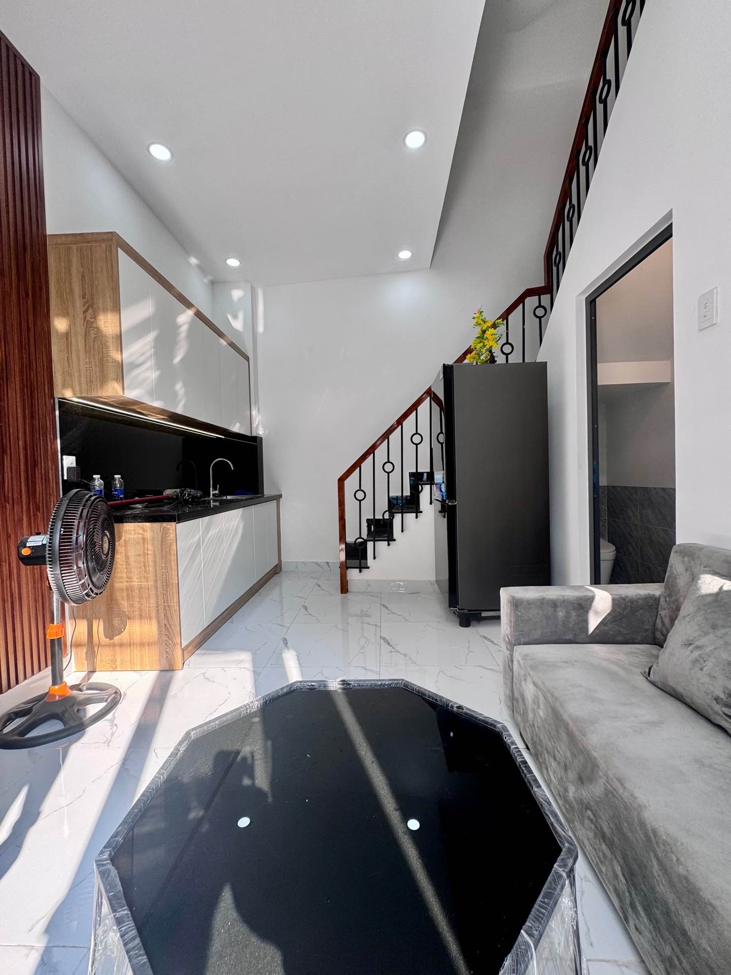 Nhà 3 Tầng Hẻm Xe Tải Phan Huy Ích - Giá Sốc 2.4 Tỷ