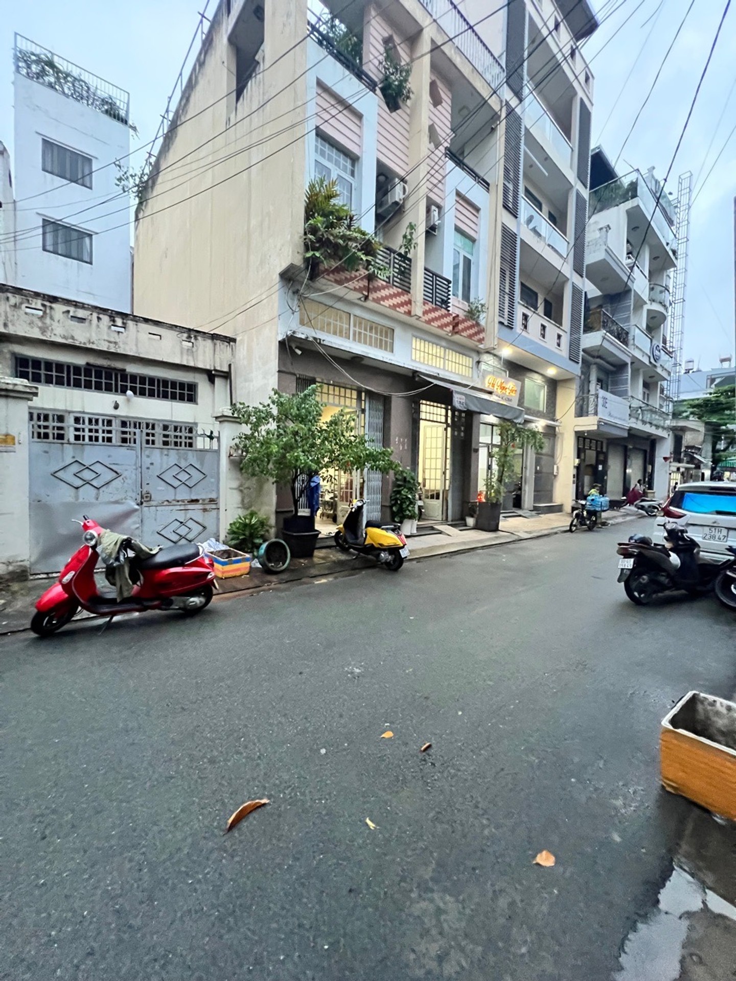 Bán nhà mặt phố 2 tầng diện tích 47m² tại Nhất Chi Mai giá 7.9 tỷ