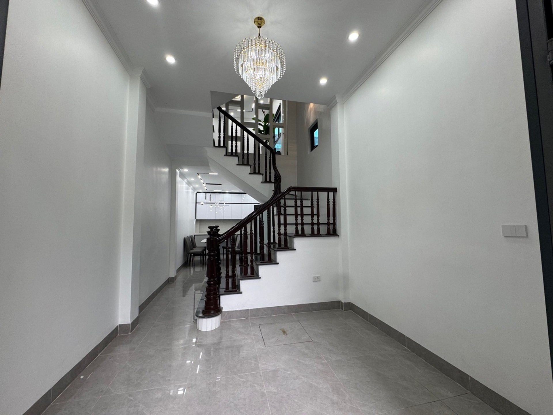 Bán nhà lô góc 5 tầng gần trung tâm Hà Đông giá hơn 8 tỷ