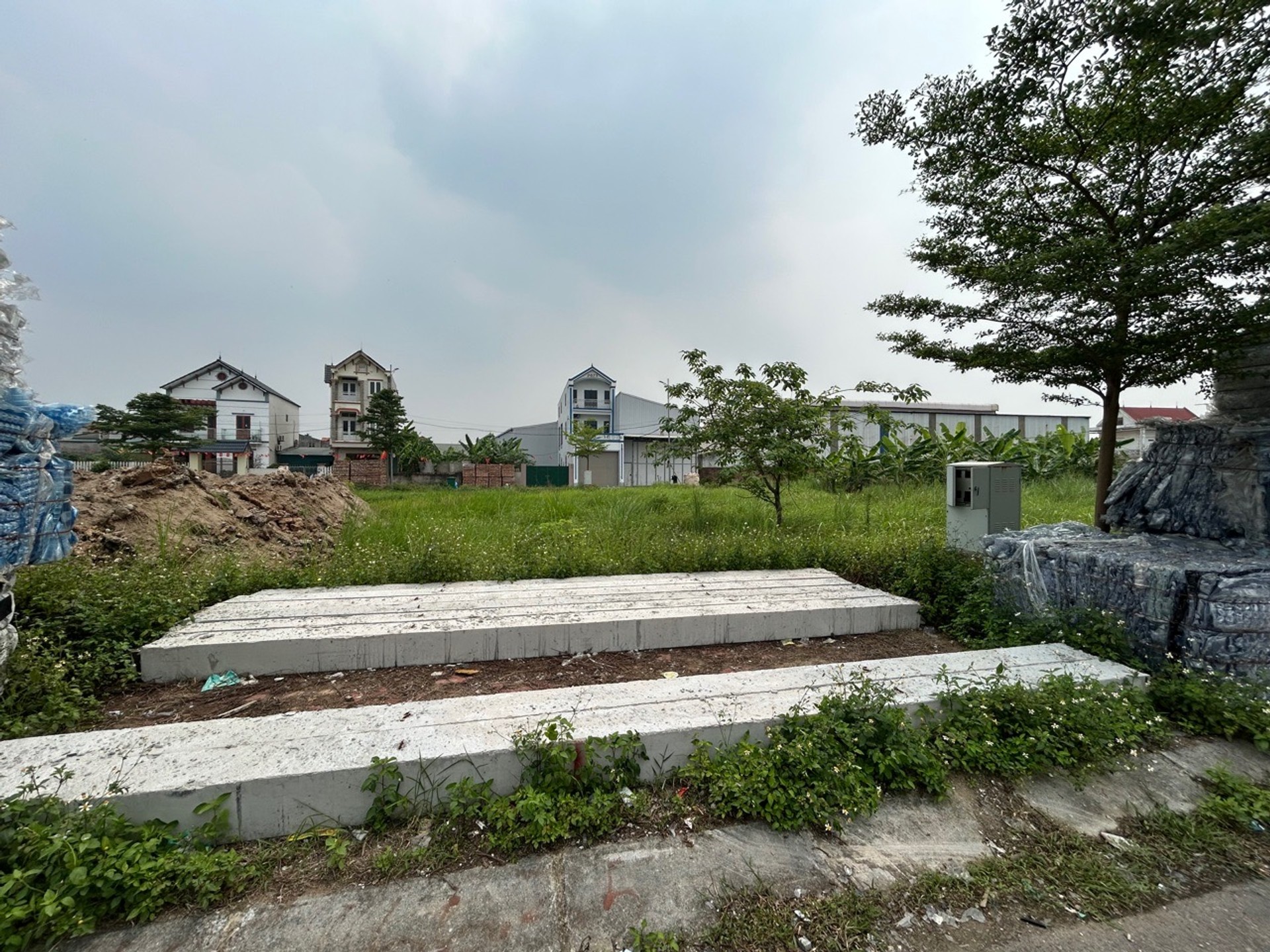 Đấu giá Minh Hải , vỉa hè ô tô tránh , kinh doanh
