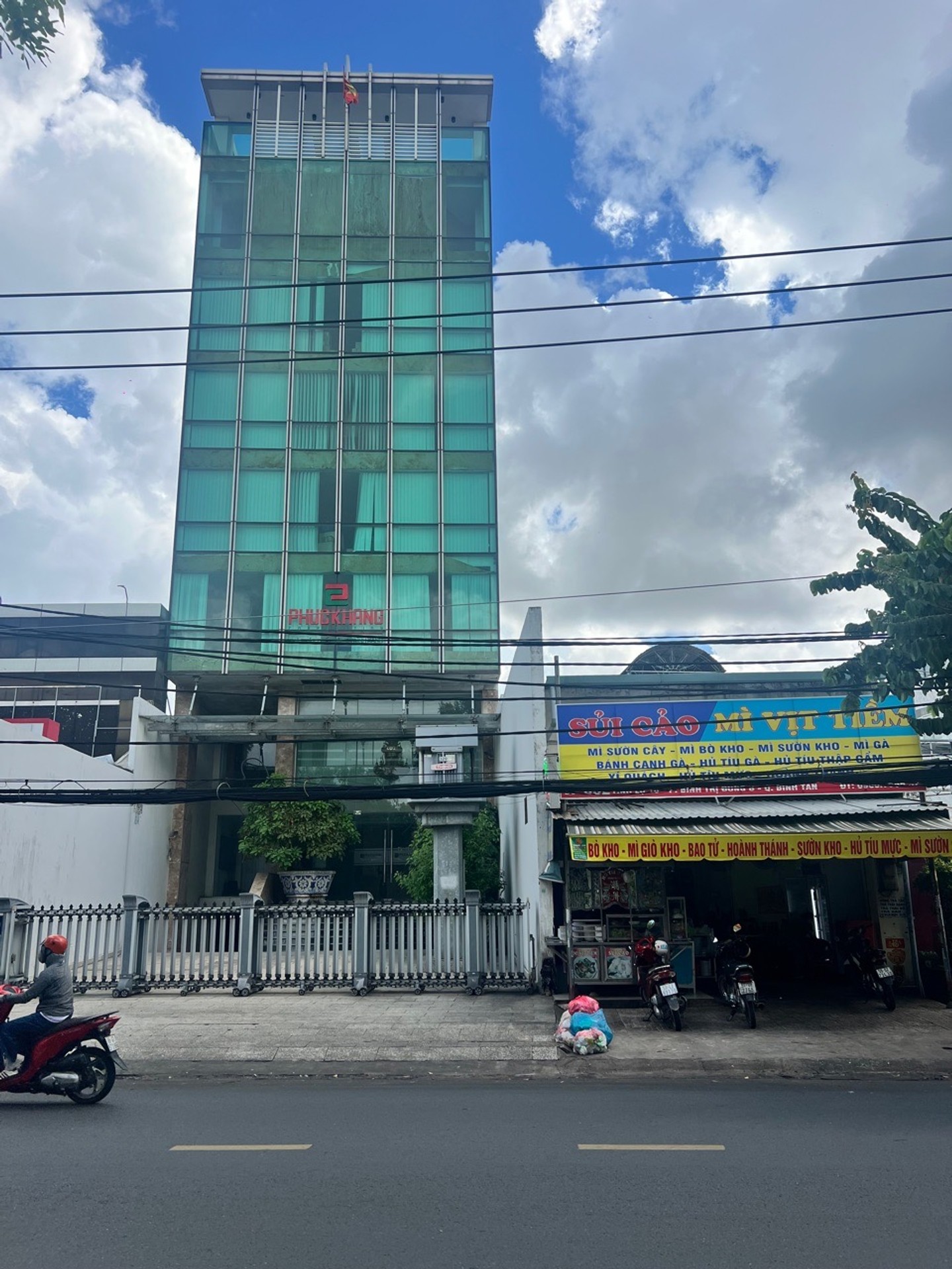 Nhà mặt tiền đường Tỉnh lộ 10, giá mềm mại nhất thời điểm hiện nay