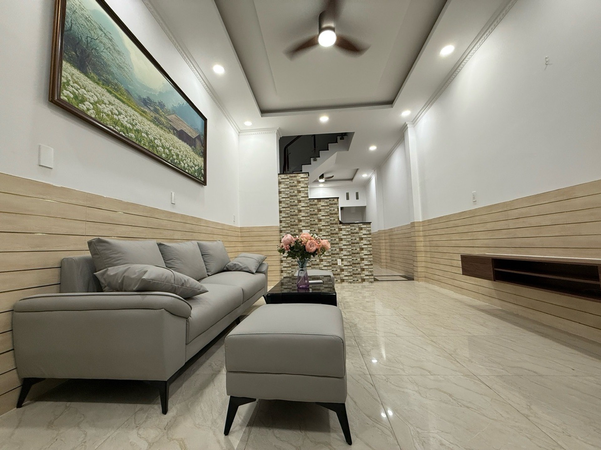 BÁN 3 CĂN NHÀ MỚI 2 TẦNG GẦN BẾN XE MIỀN ĐÔNG MỚI – 135M² – Ô TÔ ĐỖ CỬA – GIÁ 5,8 TỶ