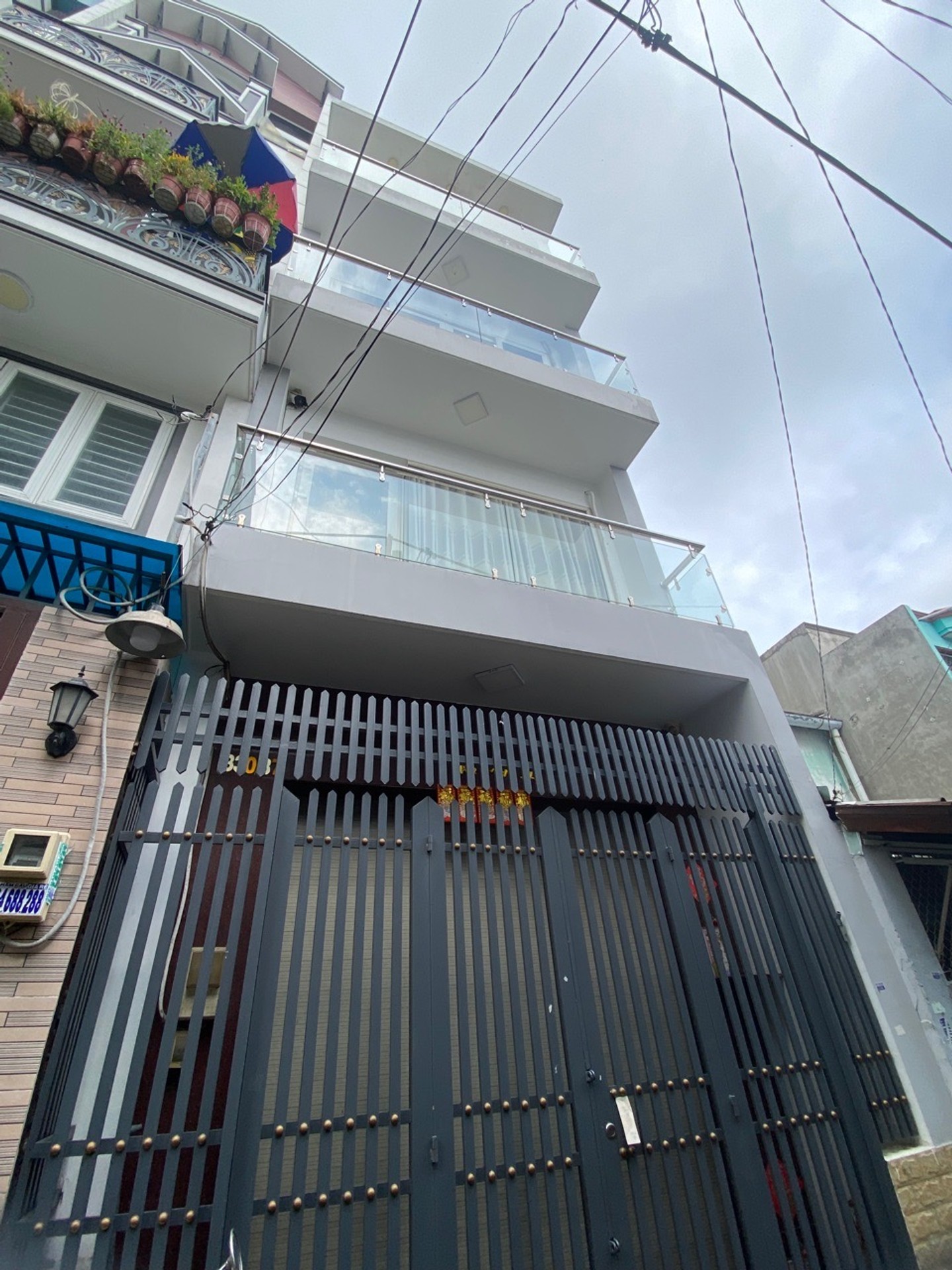 Bán nhà Ngay Tên lửa Chợ Bình Trị Đông 4 tầng 4 phòng ngủ quận Bình Tân hẻm xe hơi. Giá Cạnh Tranh.