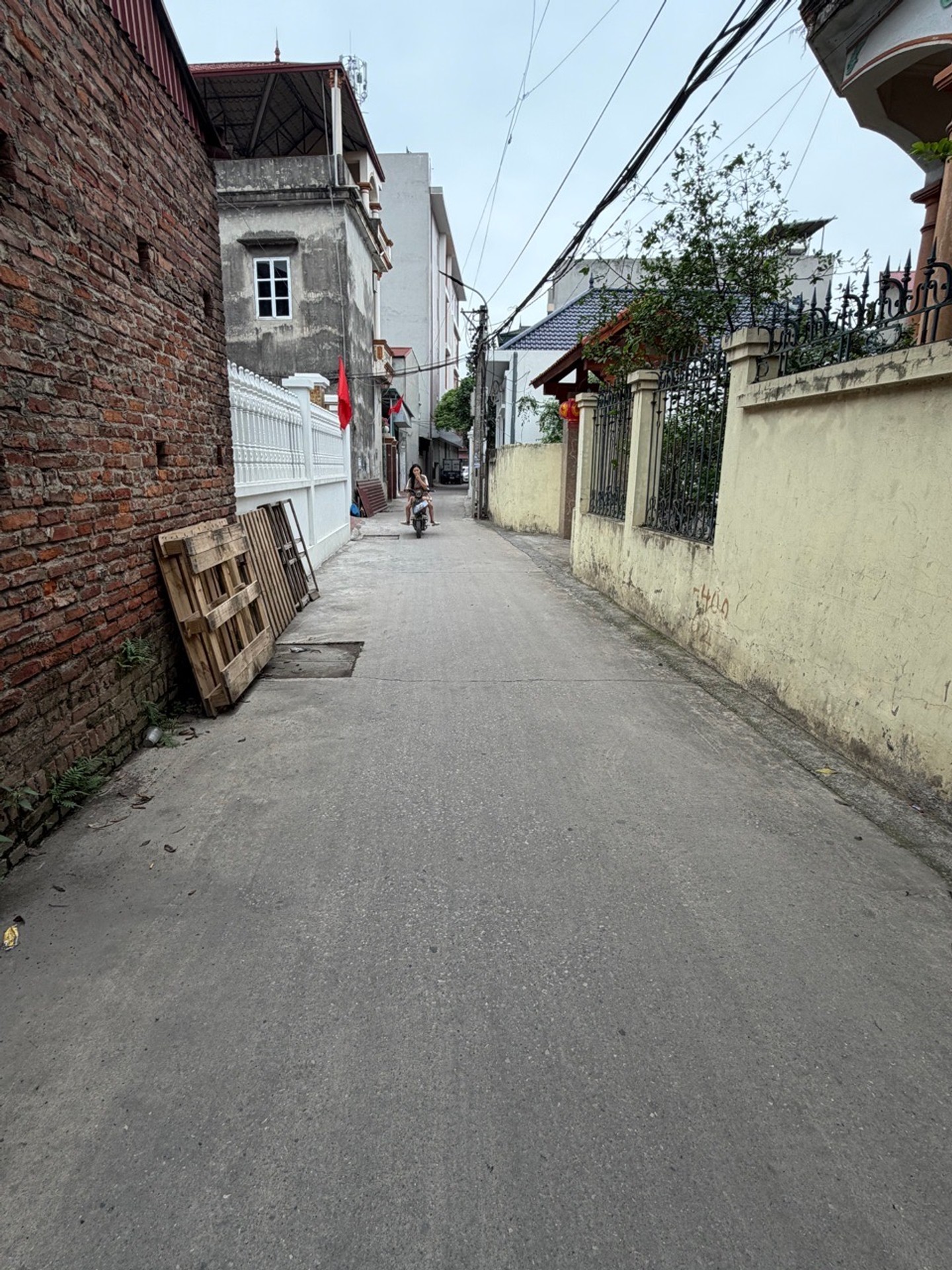 Đất Thôn ngọc Lạc Đạo Cạnh hồ , gần trục chính