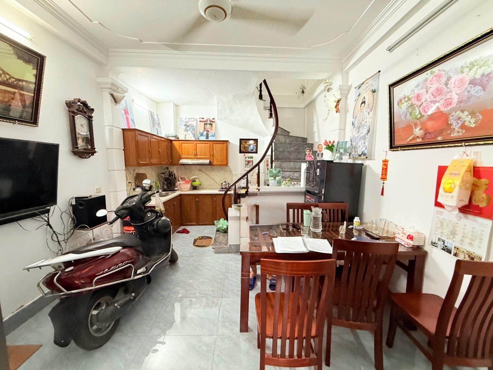 Nhà hiếm mặt ngõ đẹp Tân Mai, sân rộng, giá tốt khó tìm