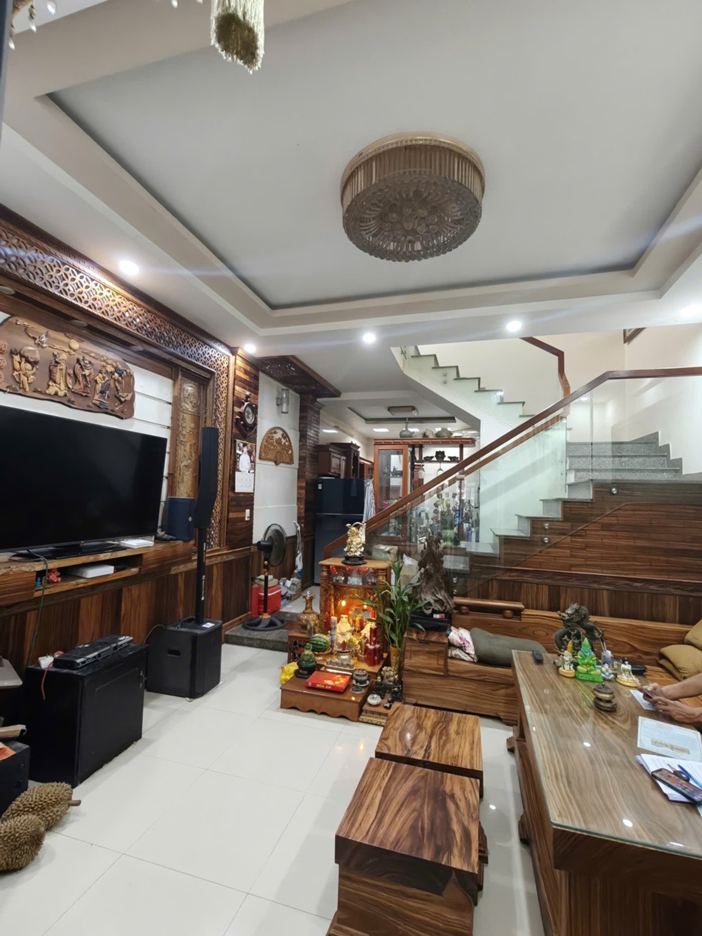 Nhà 2 tầng đẹp gần Cách Mạng Tháng 8 - Tiện nghi, vị trí vàng