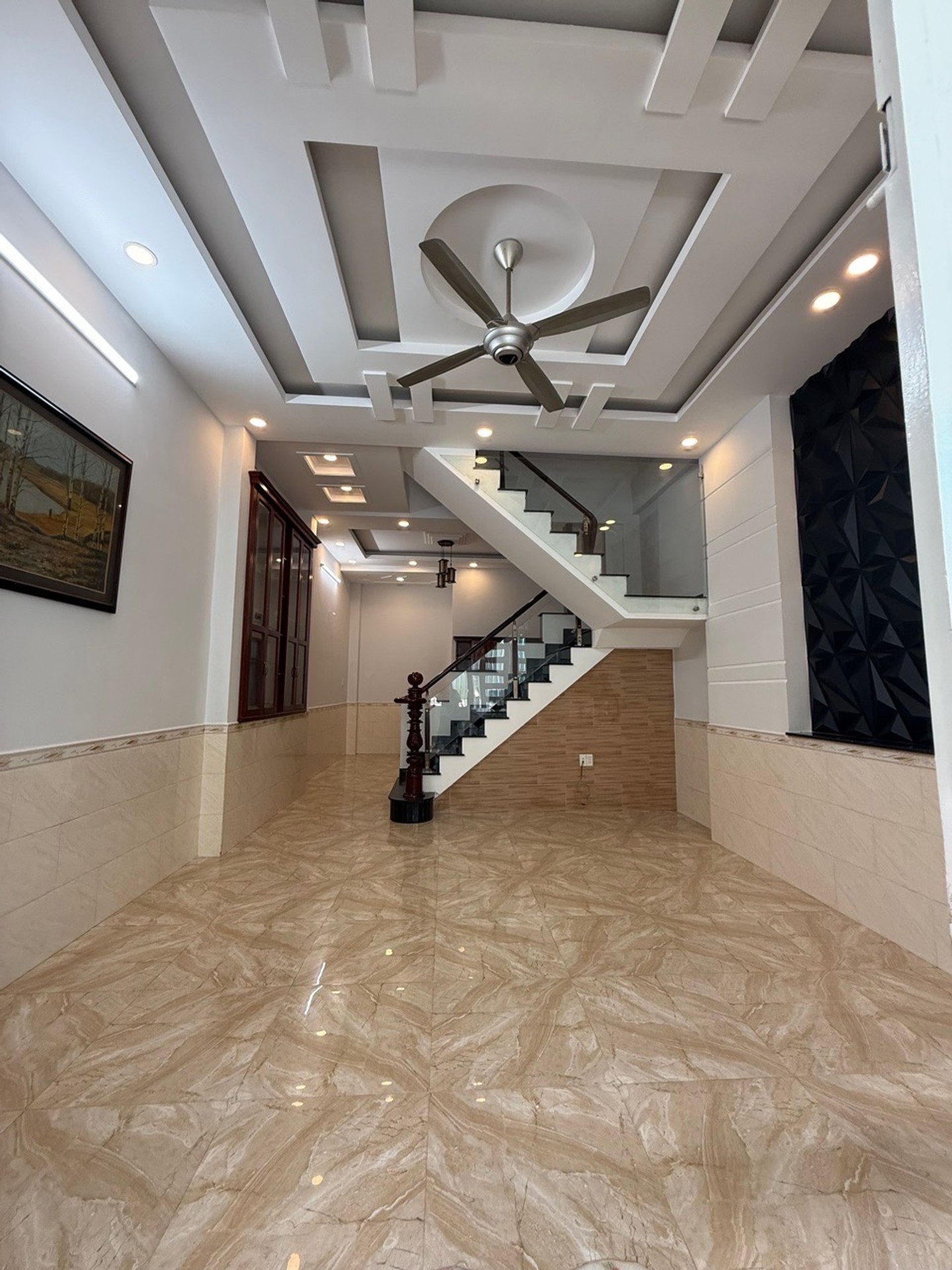 Nhà riêng 3 tầng Thạnh Xuân giá tốt, 5 phòng ngủ rộng rãi, cơ hội khó bỏ qua
