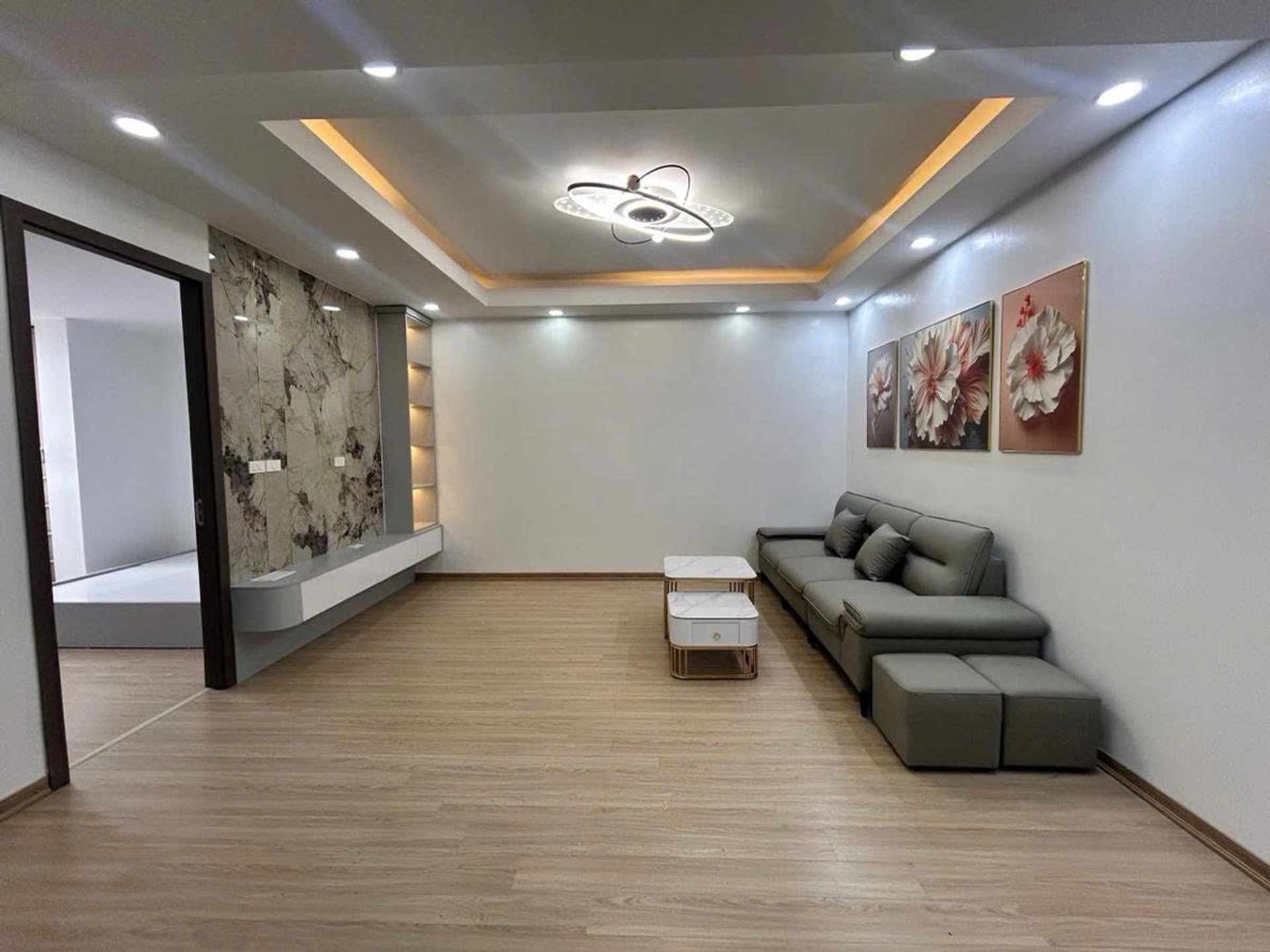 Căn hộ 2 phòng ngủ sáng giá ở Văn Quán, Hà Đông