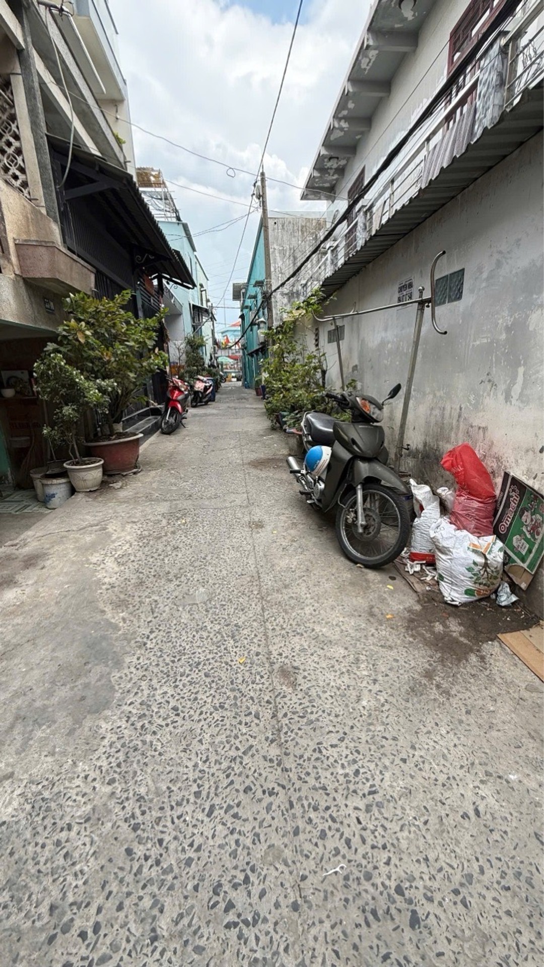 Bán nhà 3 tầng phú định quận 8, diện tích 18.9m2,nhà mới xây , pháp lý hoàn chỉnh