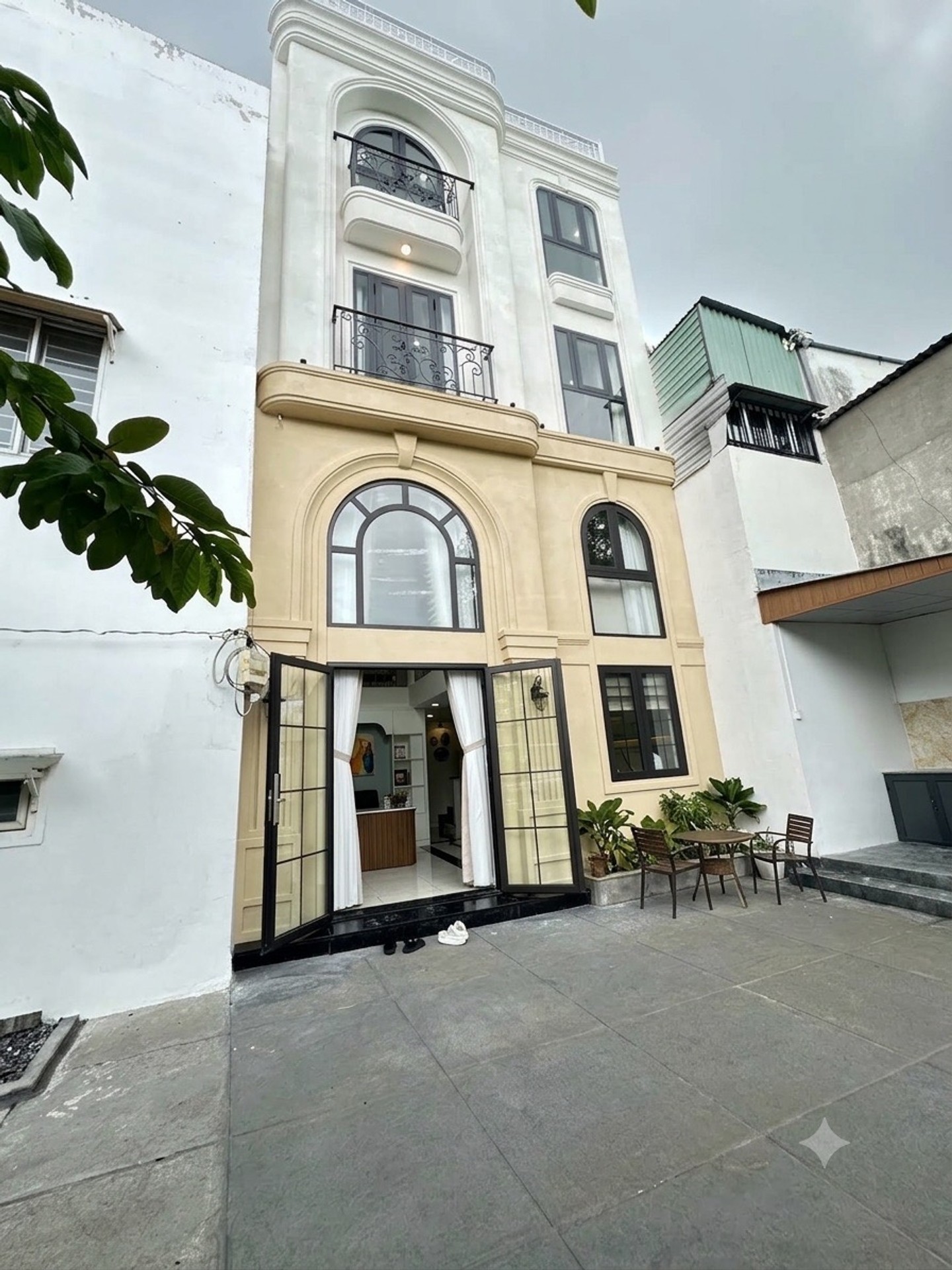 🔥 HẺM Ô TÔ – NHÀ 5 TẦNG – SÂN ĐỂ XE RỘNG – NGUYỄN OANH GÒ VẤP
🏡 42m², ngang 5,8m, kết cấu BTCT 5
