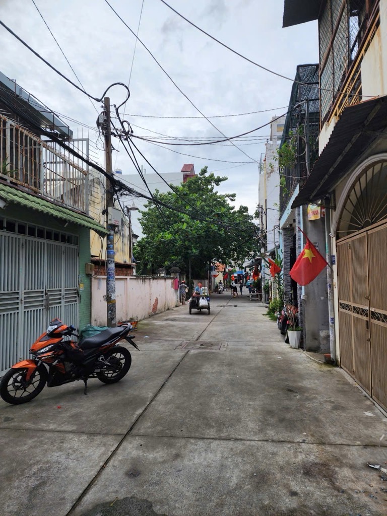 Bán nhà riêng hẻm xe hơi tại Tân Quý Tân Phú 77m2 6.1 tỷ