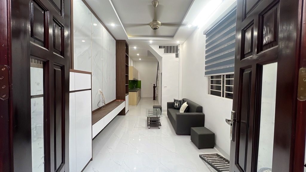 Nhà lô góc sang trọng, ngập tràn ánh sáng tại Thanh Xuân