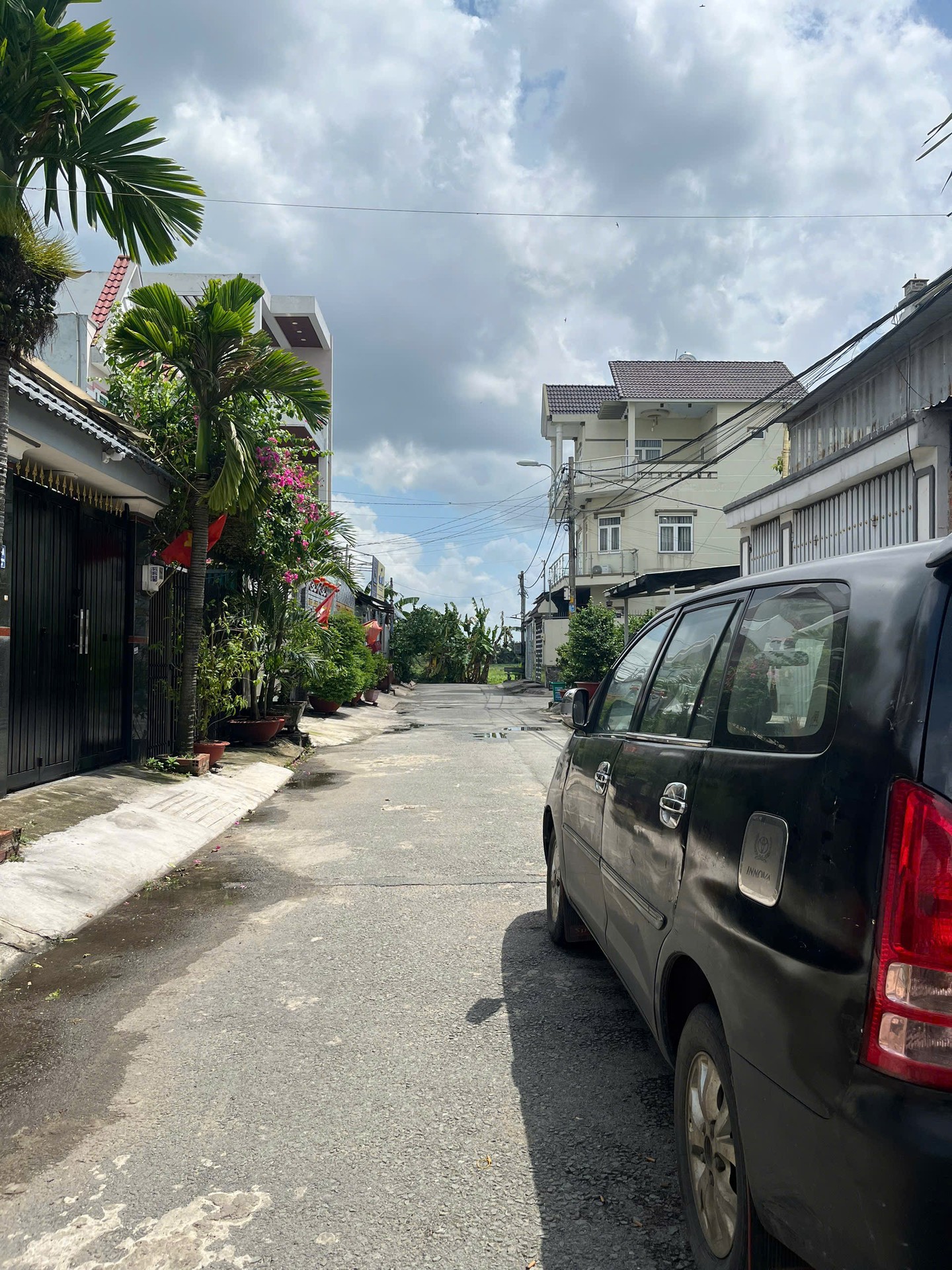 🍍🏯NHÀ PHAN VĂN HỚN - 4 Tầng
182m2 + vỉa hè 2m - 10❌️18 - 9.Tỷ 9 lộ
Góc 2 mặt tiền .Nhà kiên cố
