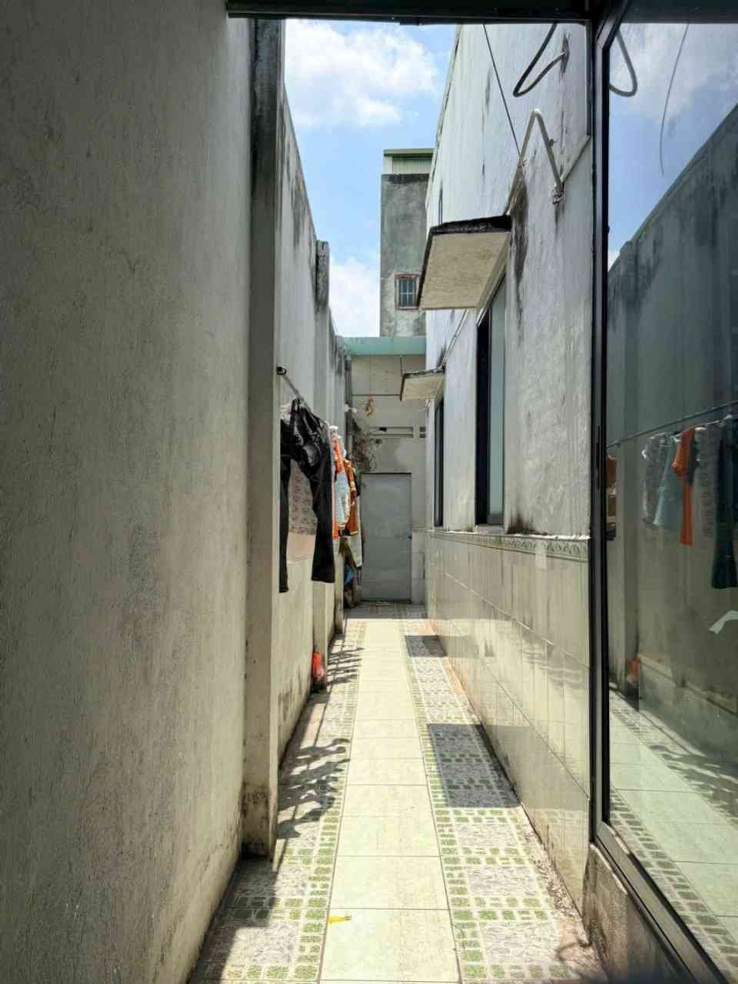 Mua Bán nhà mặt phố 100m² tại Dĩ An, mặt tiền 6,3m, hẻm rộng ô tô tránh nhau