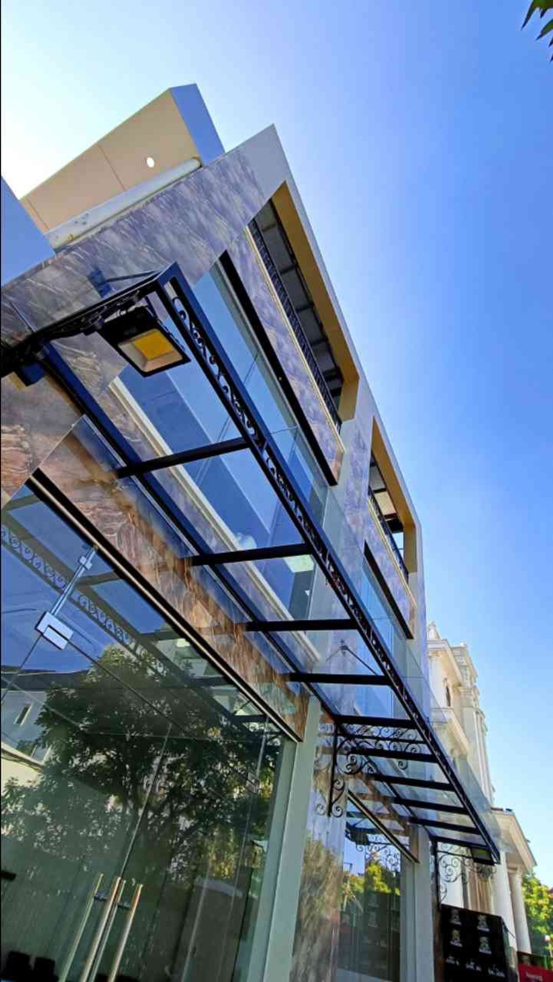 NHÀ KHU VIP - VỈA HÈ - Ô TÔ TRÁNH - KINH DOANH HAY Ở ĐỀU ĐỈNH.- 318m²- 60 tỷ