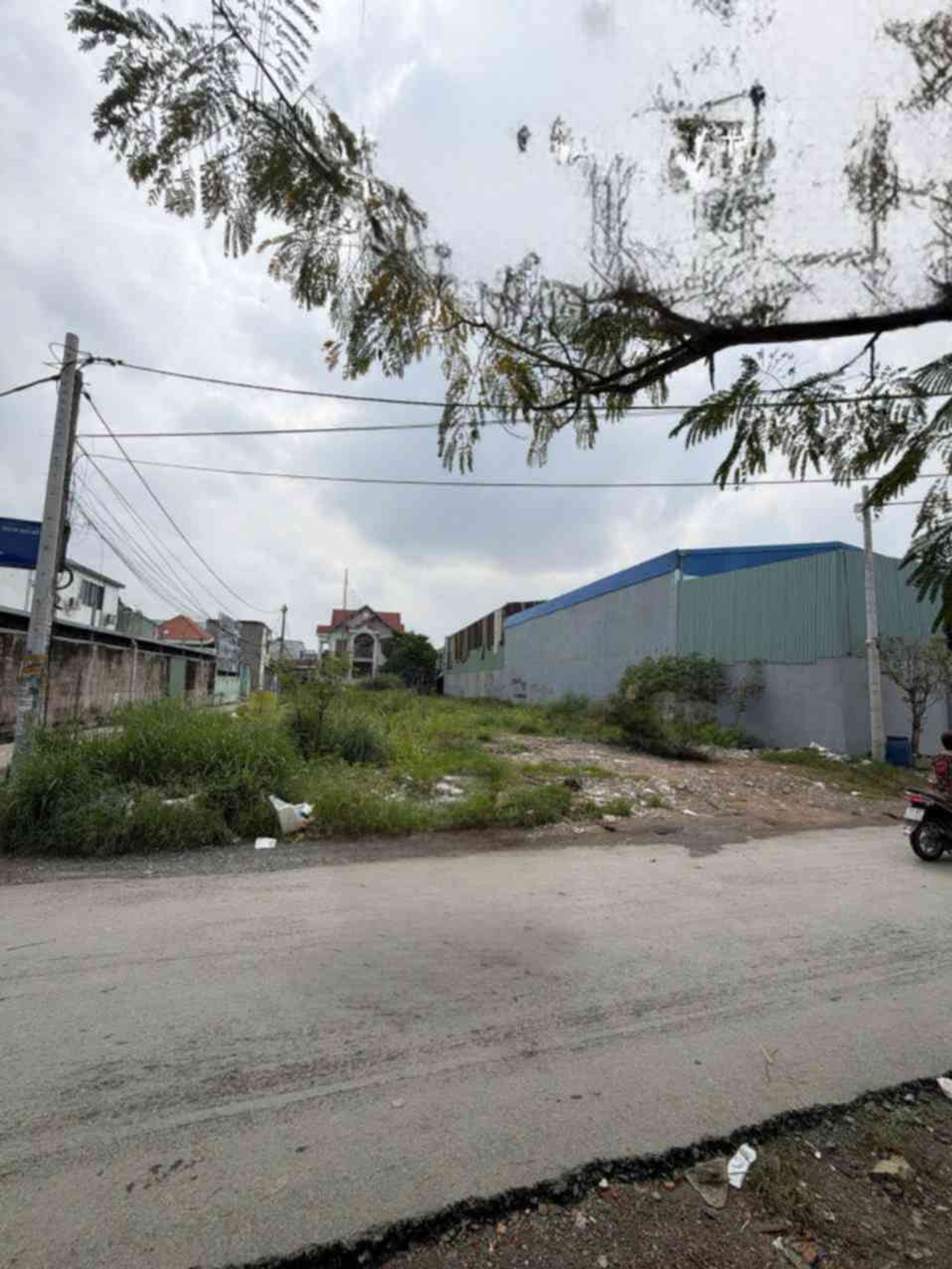 Nhà đẹp rộng 83m2, xây tự do ngay khu an ninh