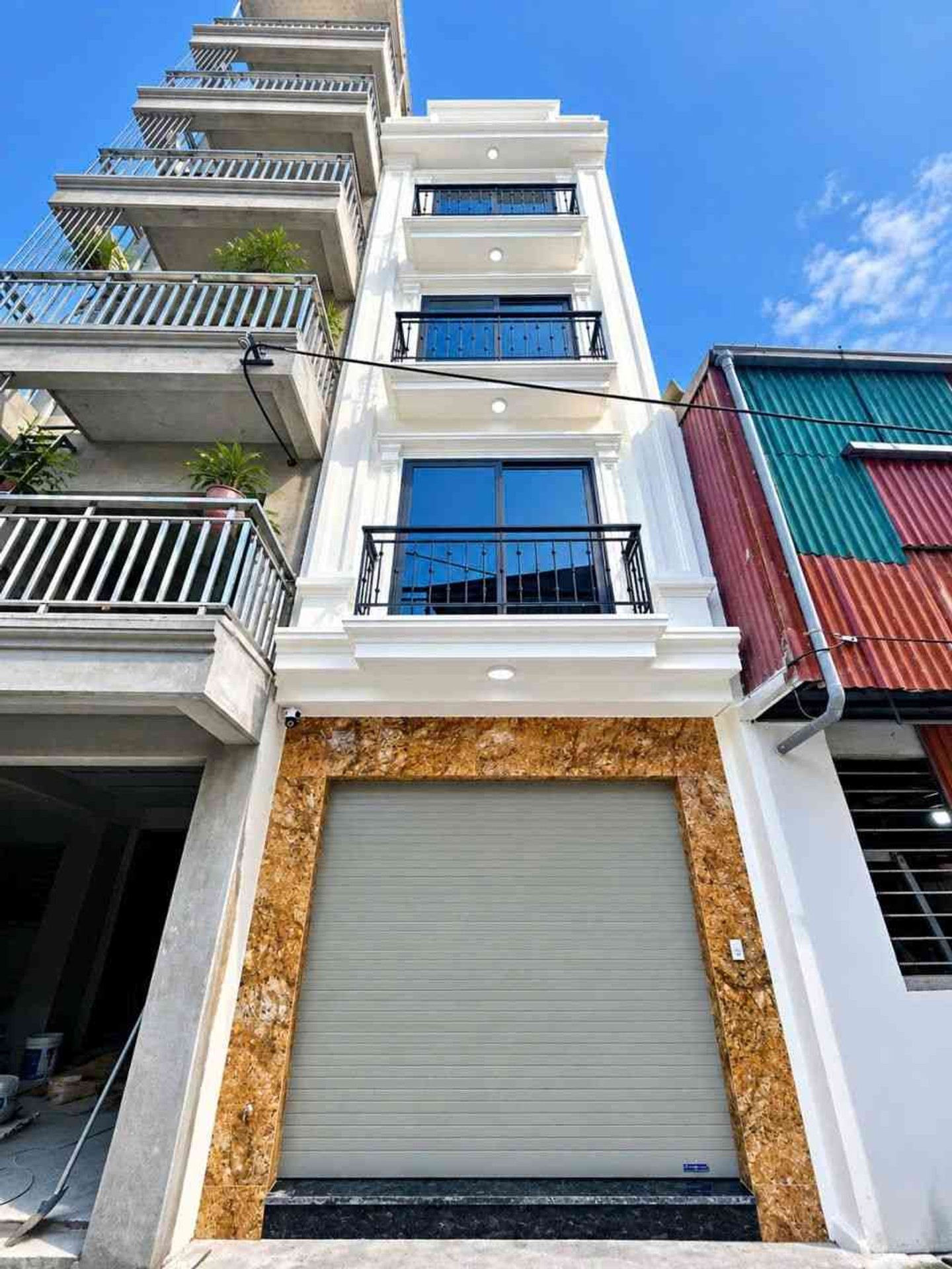 Nhà riêng 4 tầng tại Đức Thượng, Hoài Đức - Đầy đủ nội thất, gara ô tô trong nhà