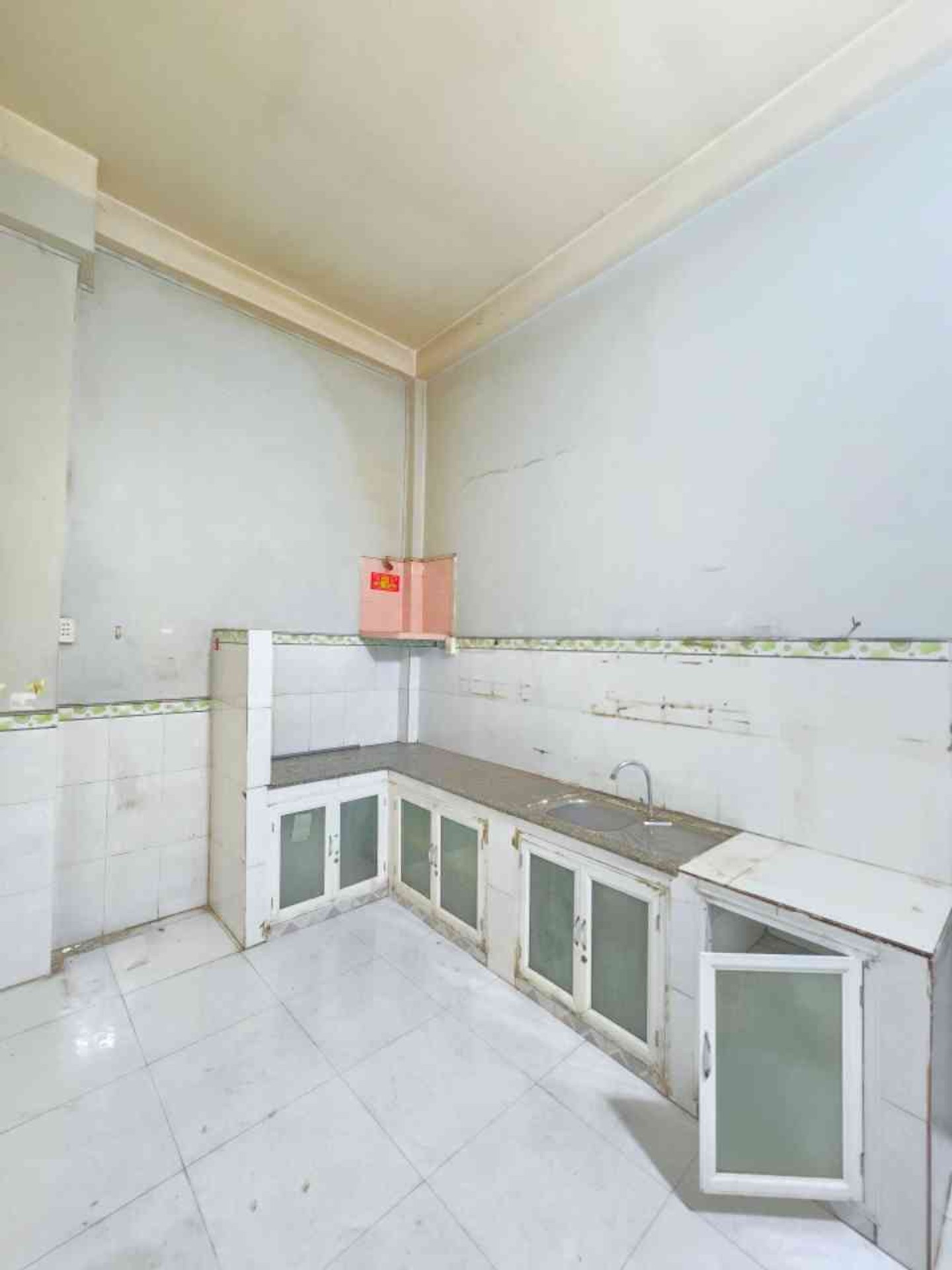 Bán nhà 3 phòng ngủ 3 tầng tại Bình Tân, hẻm xe tải 4m