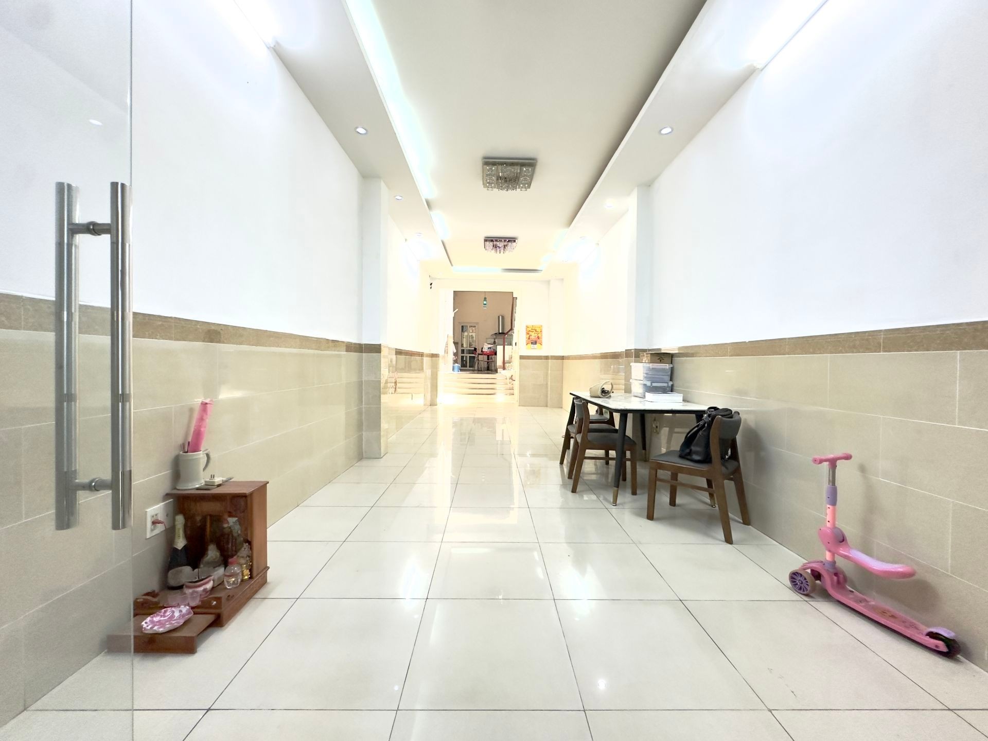 Nhà 4 tầng hẻm rộng gần Metro Quận 3, chuẩn cho thuê dịch vụ