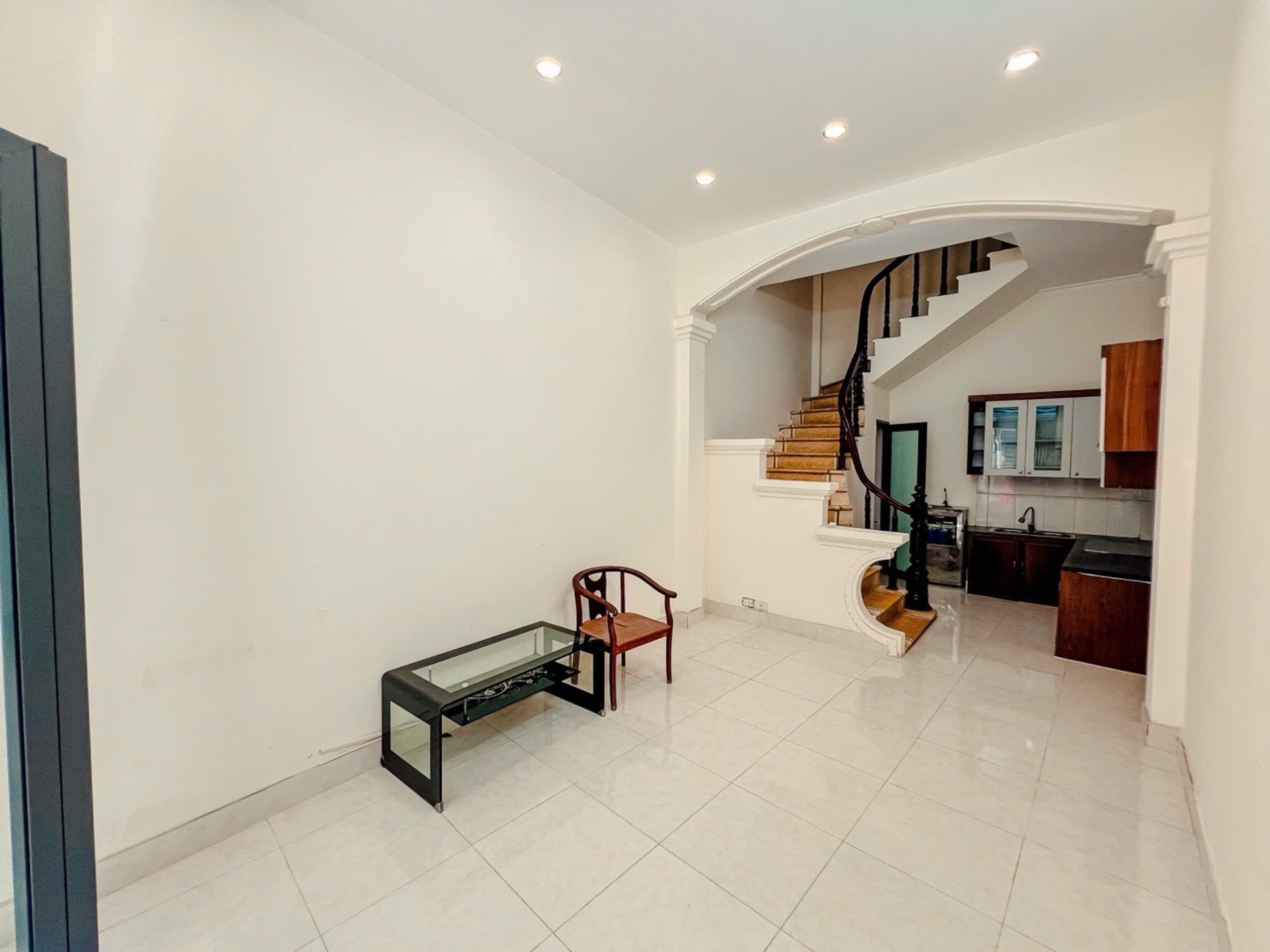 Nhà 4 tầng mặt ngõ ô tô tránh, giá tốt, vị trí đắc địa Tân Mai