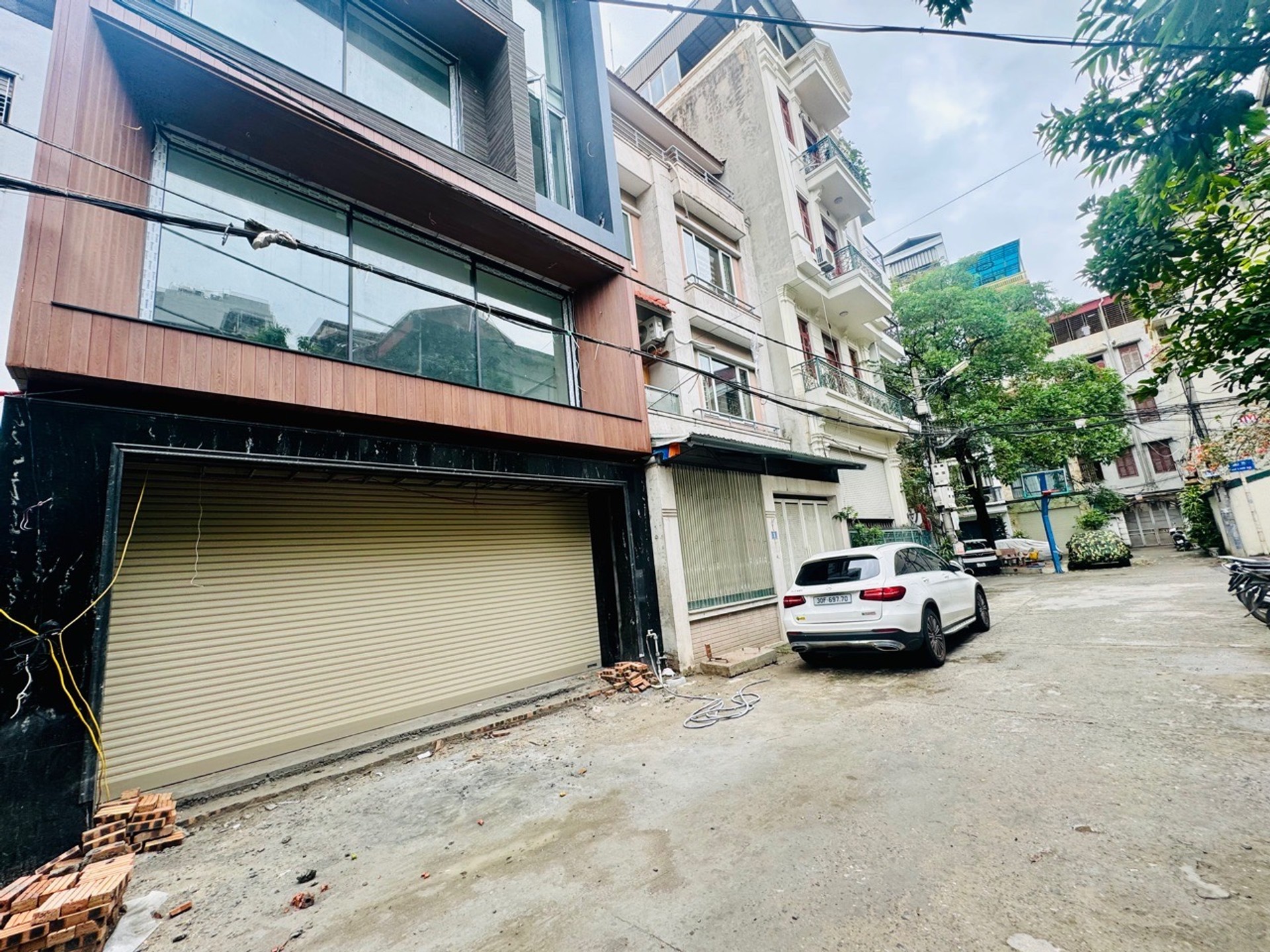 Nhà 3 tầng 7 phòng ngủ ở Lâm Hạ, Long Biên, giá 26.5 tỷ