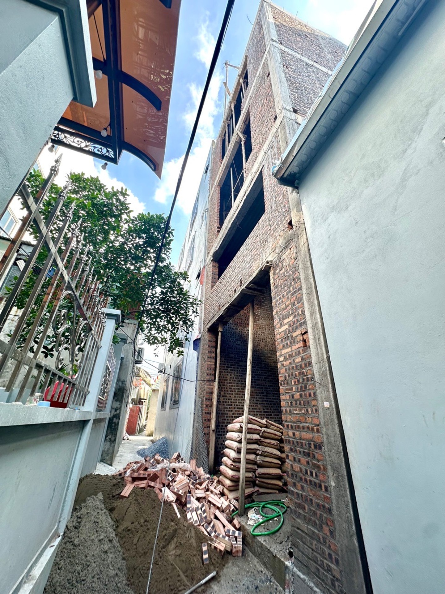 Cơ hội hiếm có sở hữu nhà 6 tầng thiết kế sang trọng tại trung tâm Vĩnh Ninh